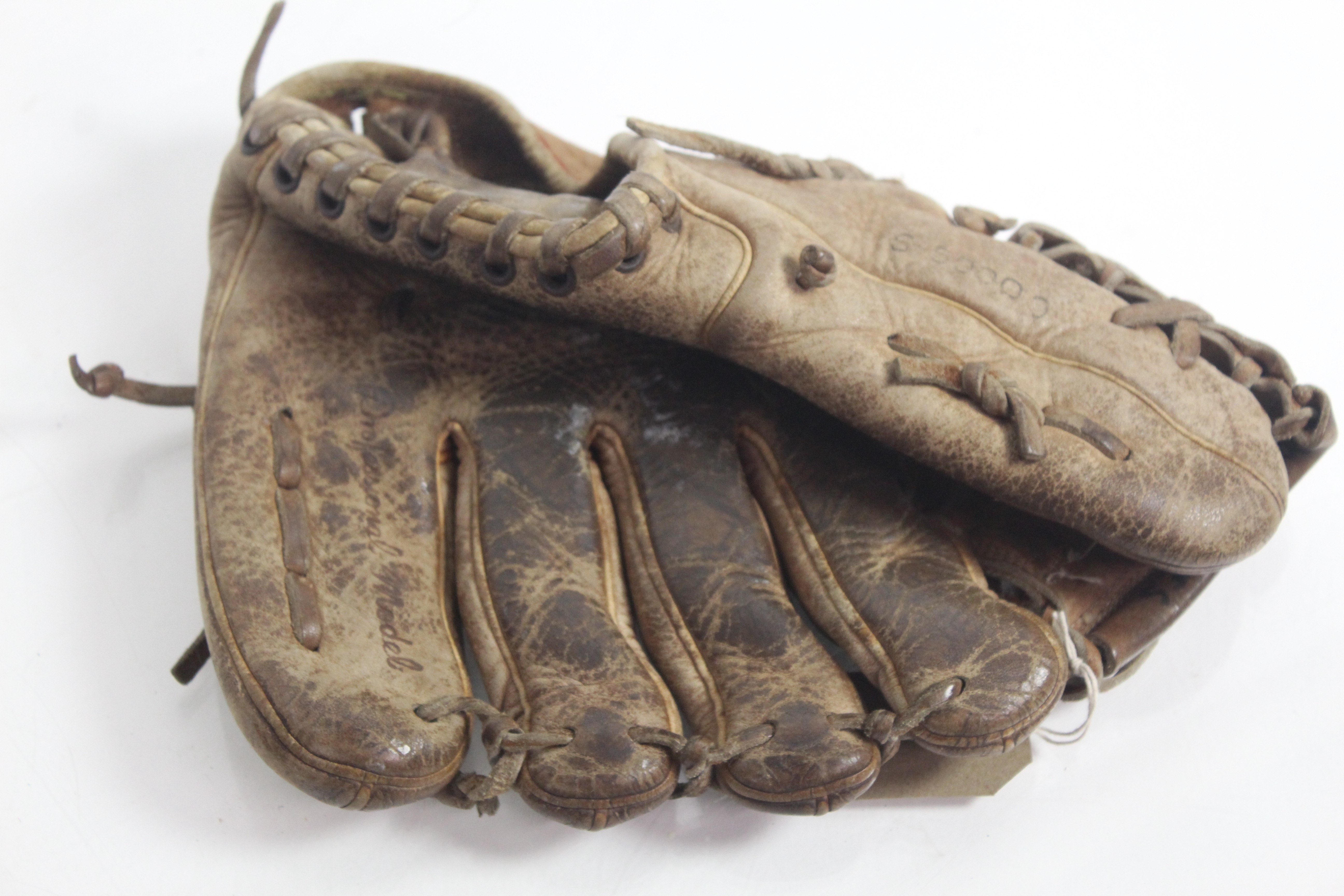 A U.S. vintage baseball "base mitt" reputedly from - Image 4 of 4