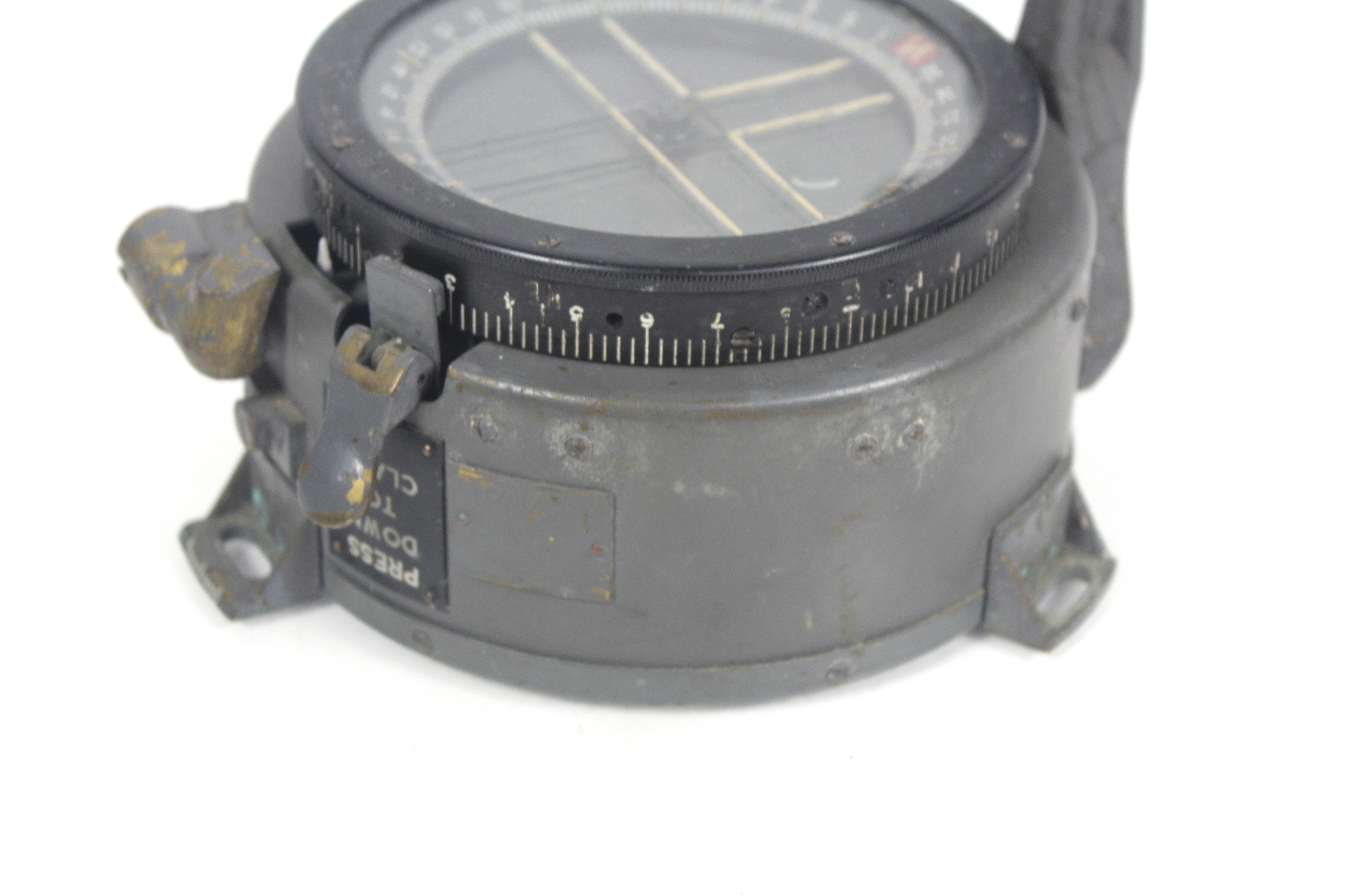 A WWII era P12 compass (R.A.F. use) - Image 5 of 7