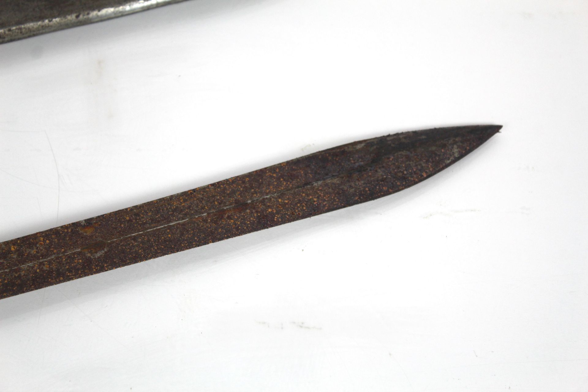 A German WWI model 98/05 bayonet with scabbard (NB - Image 4 of 10