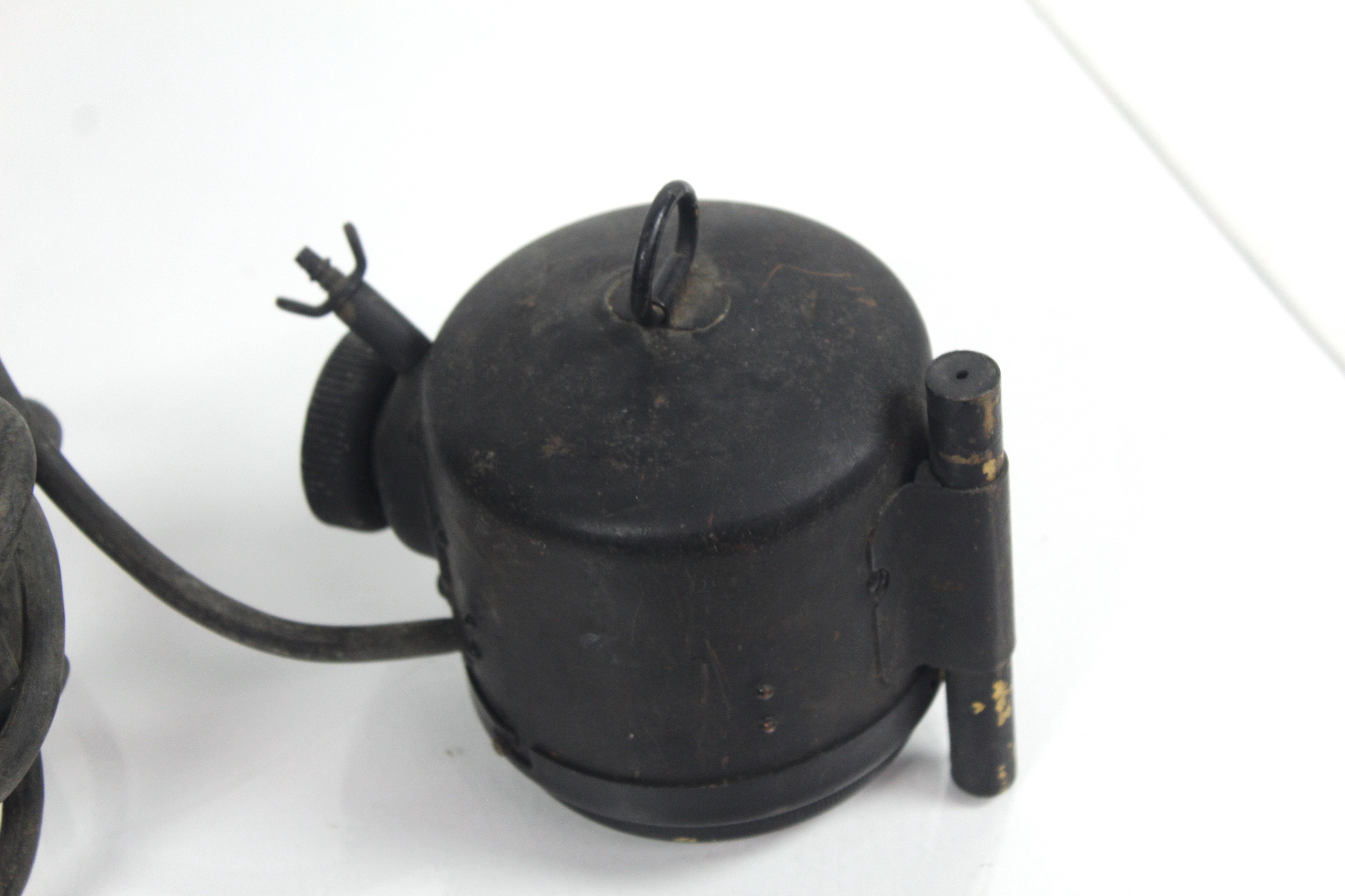 A British WWII era signalling lamp with Morse key - Image 5 of 6