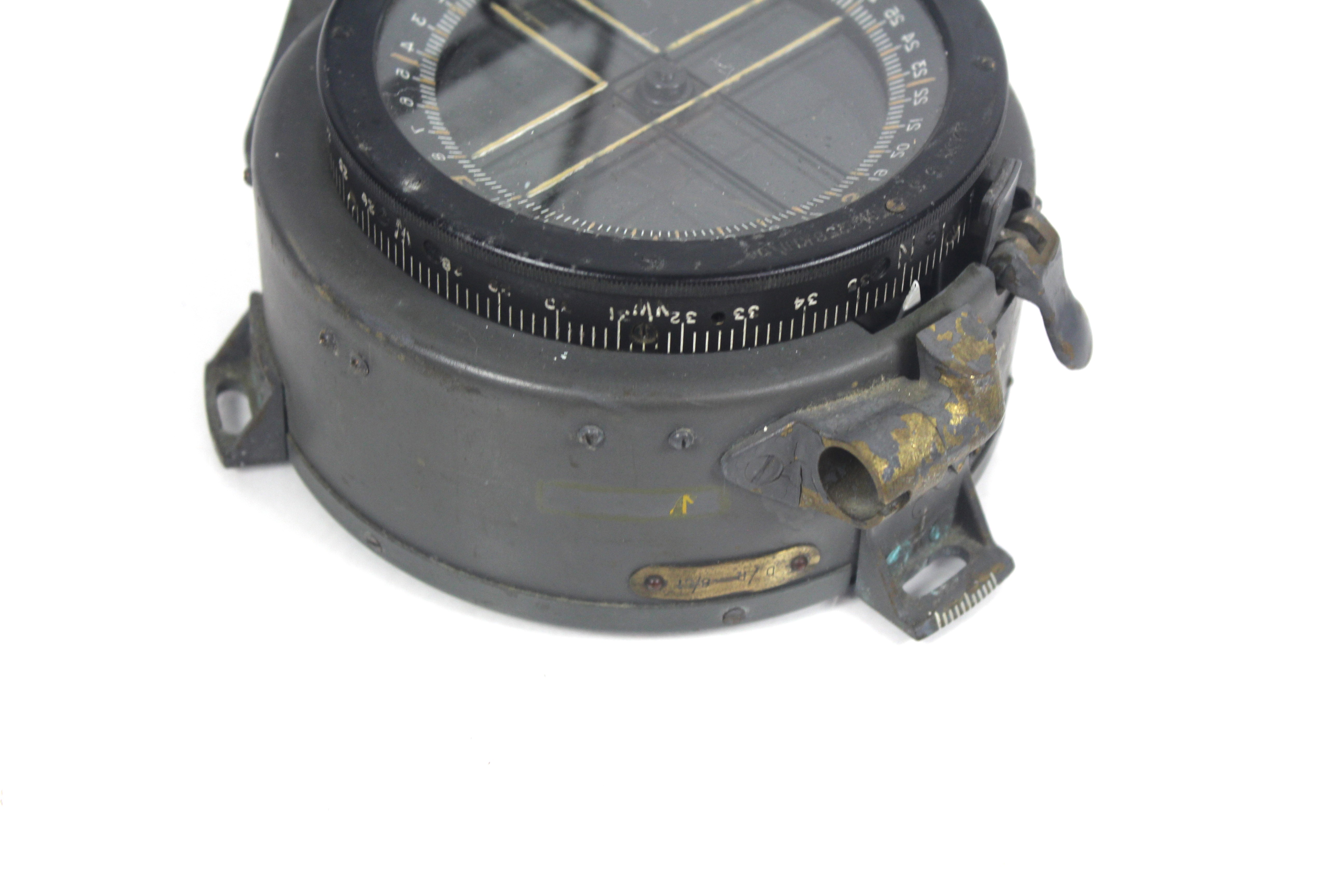 A WWII era P12 compass (R.A.F. use) - Image 2 of 7