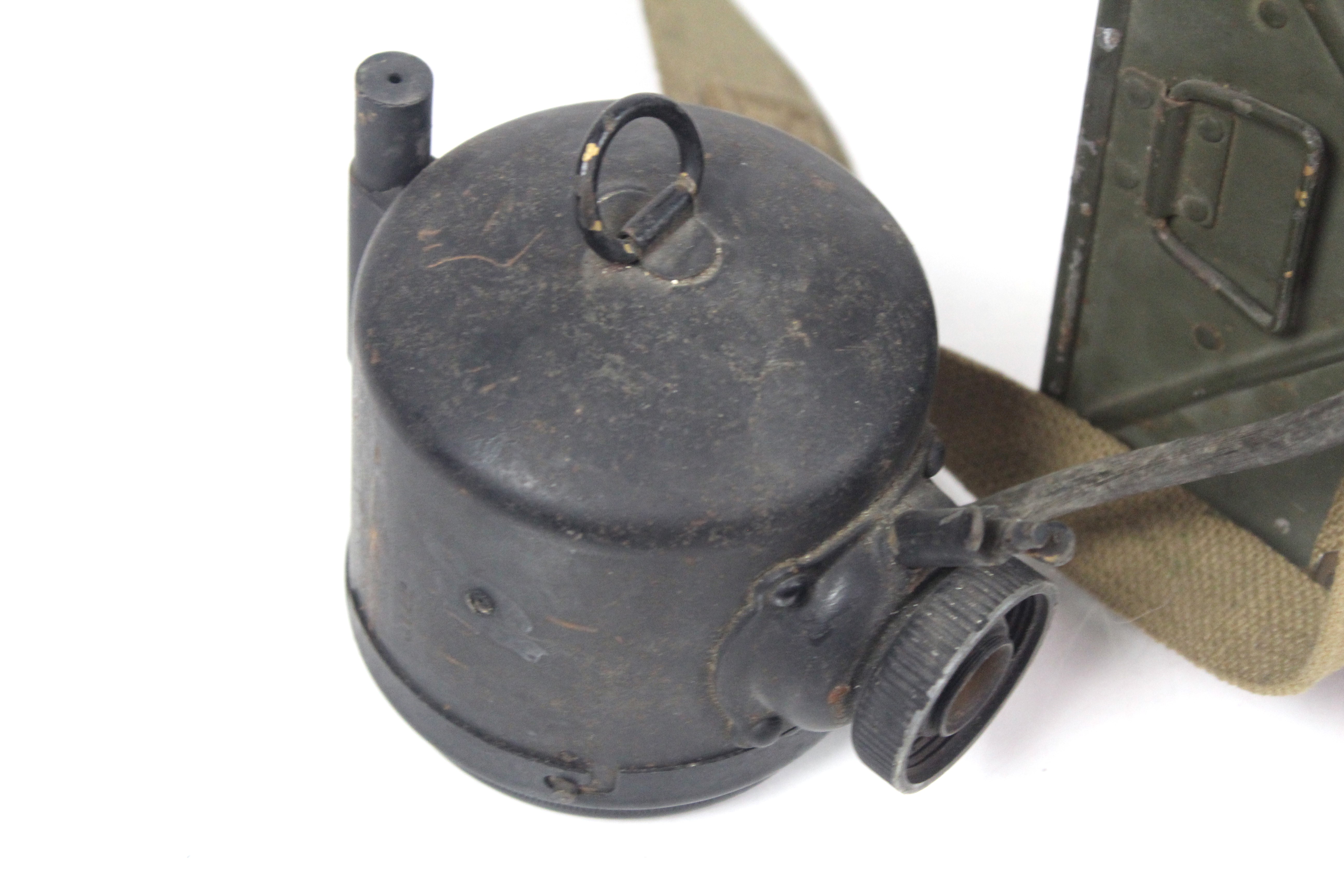A British WWII era signalling lamp with Morse key - Image 4 of 6