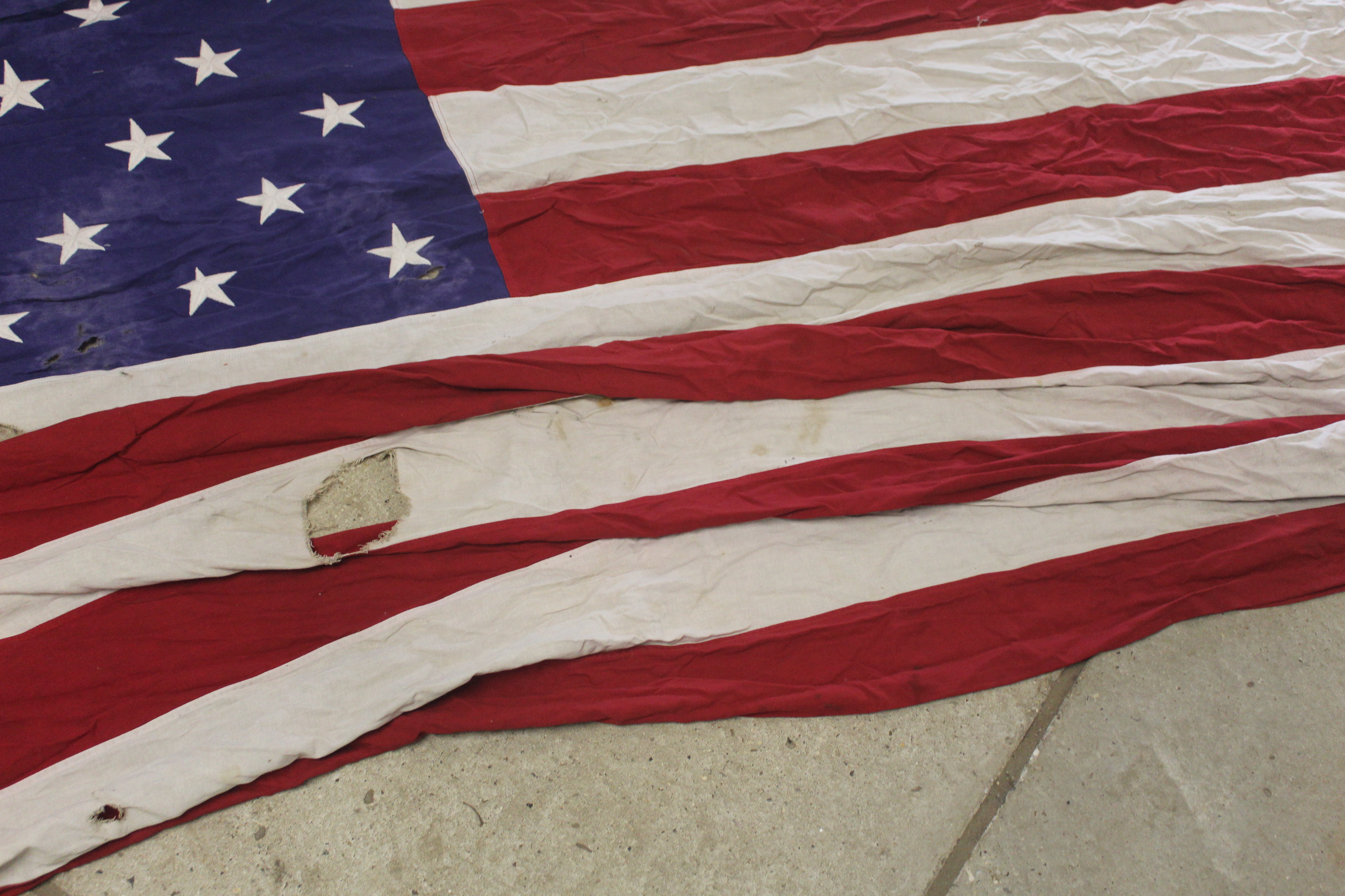 A large WWII era USA flag NB. AF - Image 5 of 7