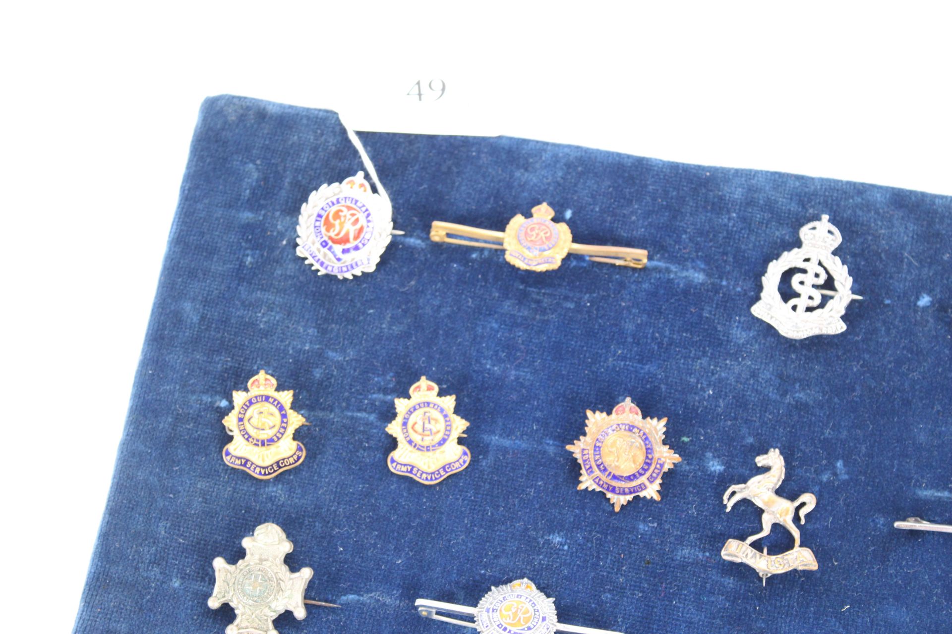 A fine collection of sweetheart brooches - Image 2 of 5