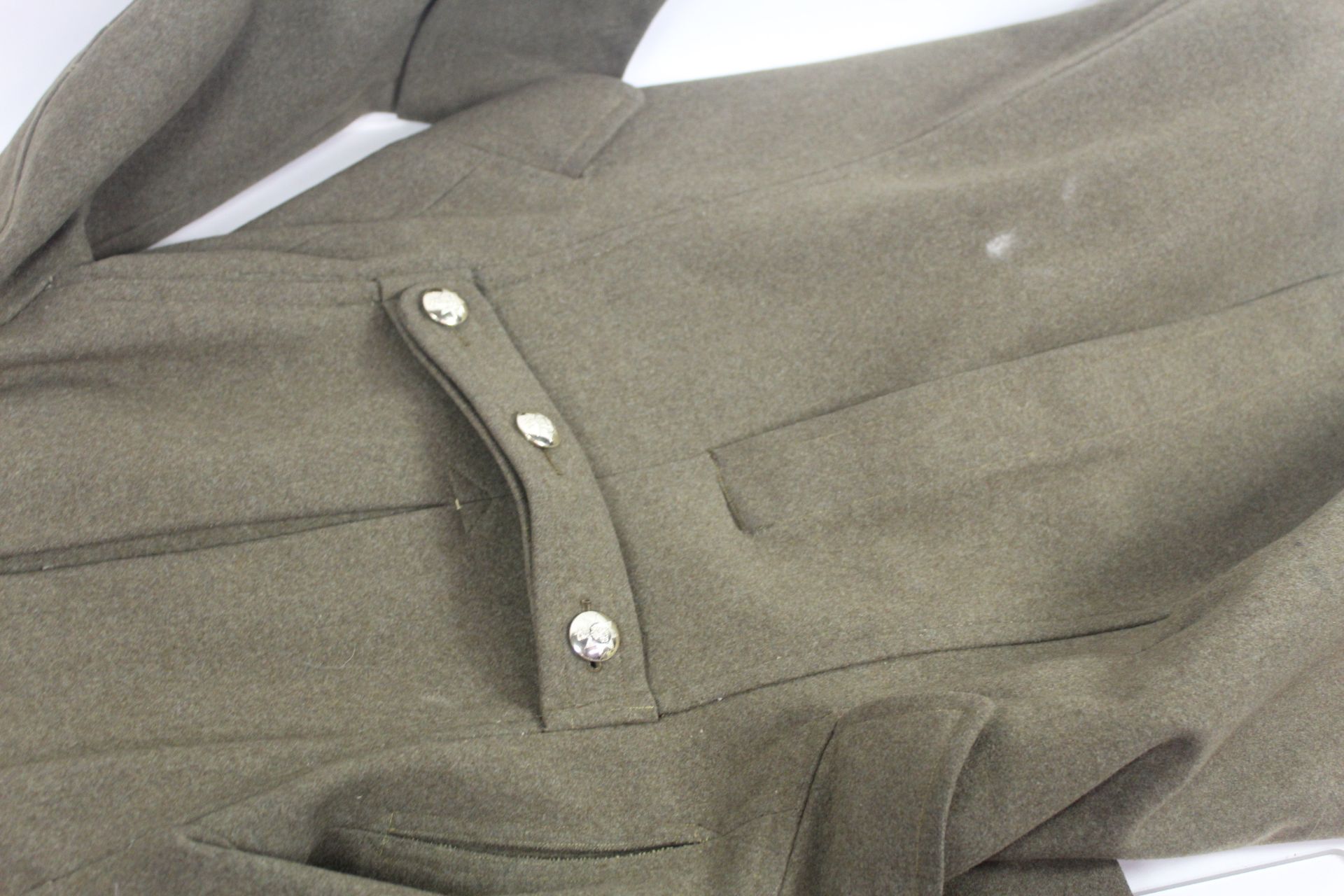 A WWII 1940 Patt battle dress blouse with R.A. Off - Image 11 of 32