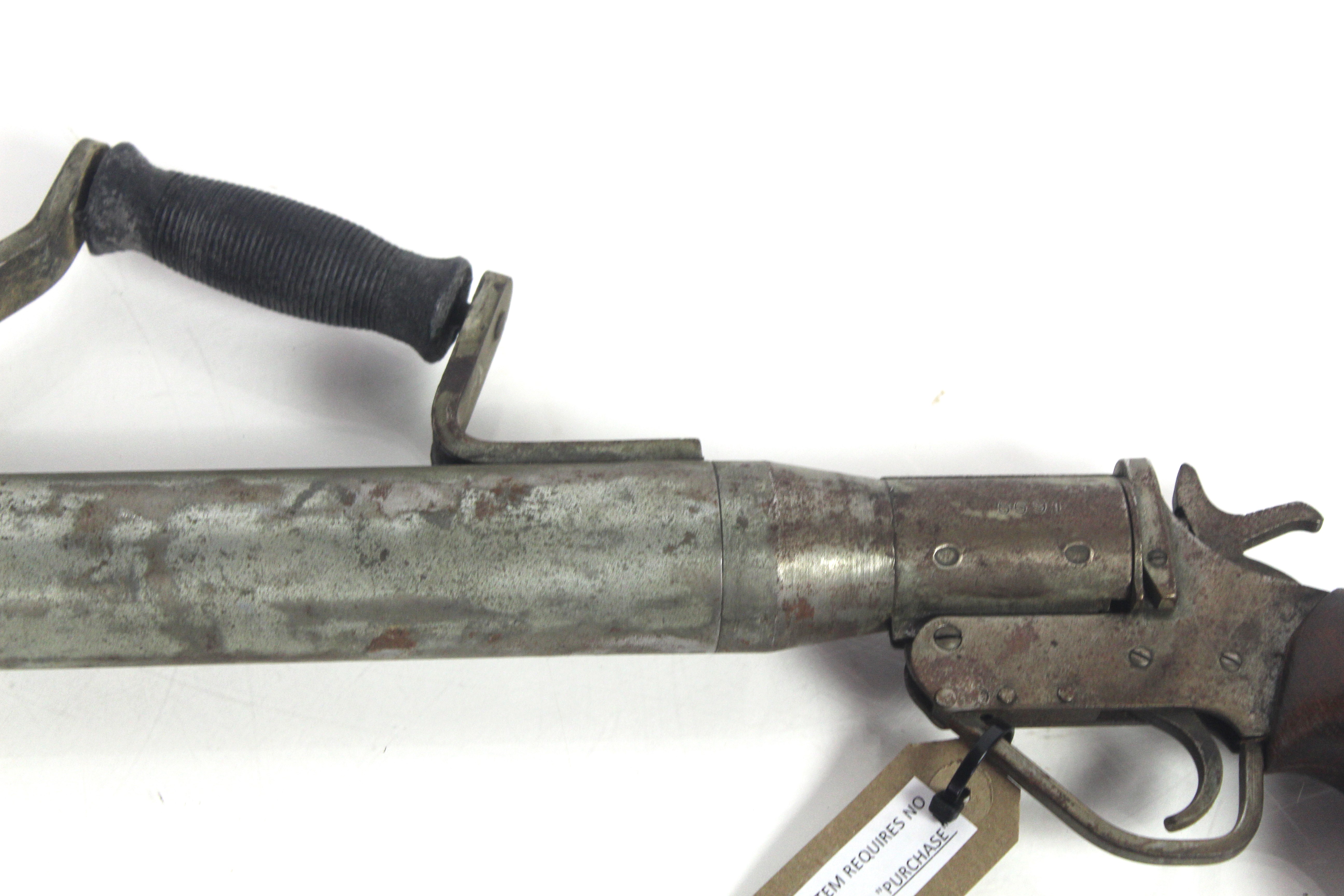 A vintage "Schermuly" style line throwing gun (no - Image 7 of 9