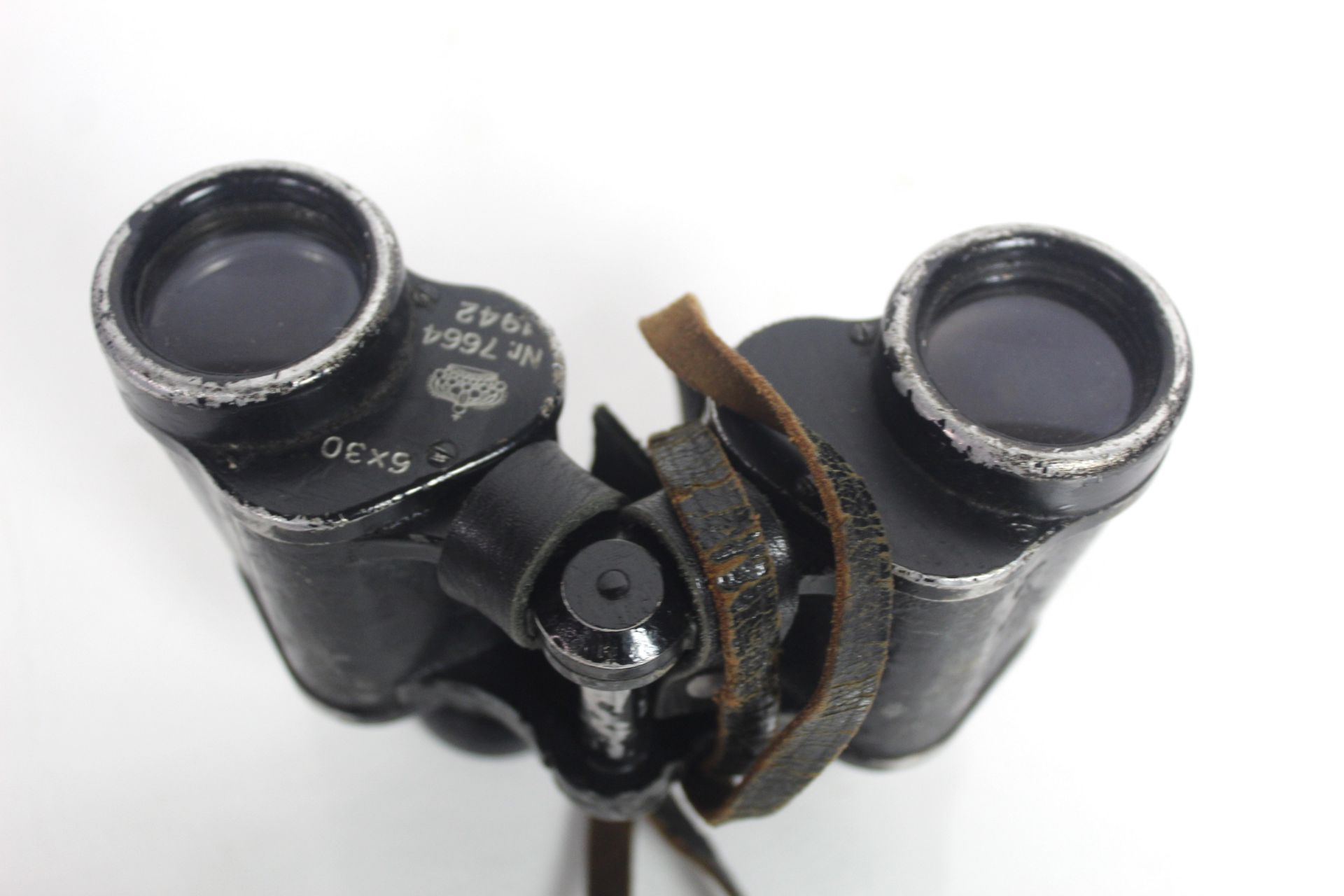 Two WWII era U.S.A. binoculars with a German pair - Image 19 of 19