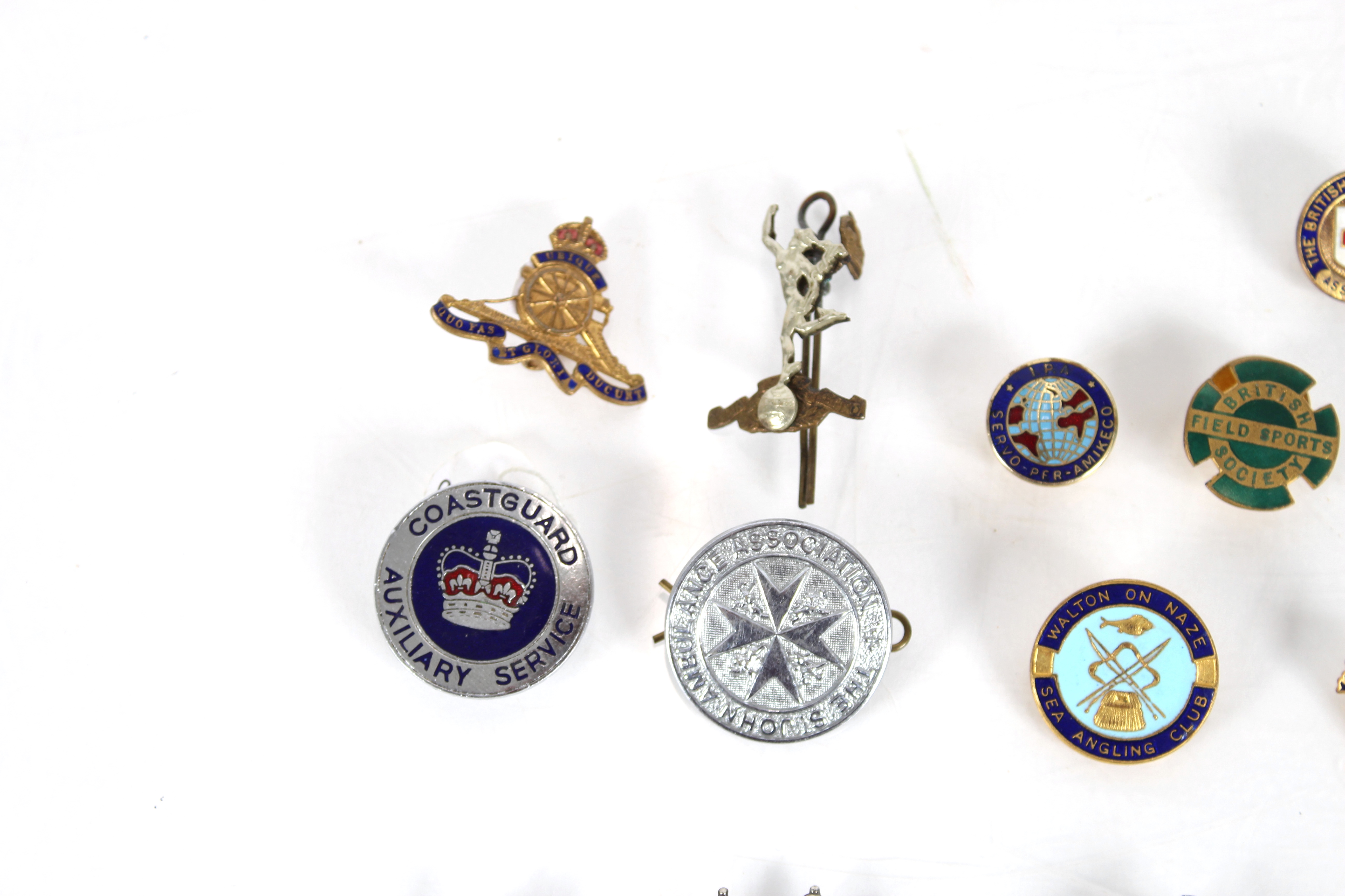 A collection of various badges and insignia includ - Image 5 of 5