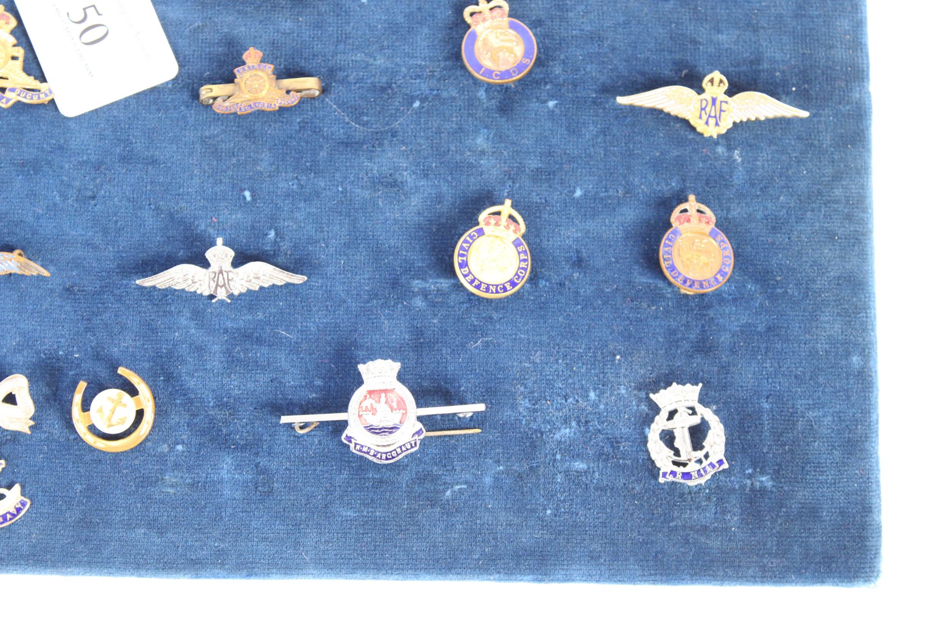 A fine collection of sweetheart brooches - Image 4 of 5