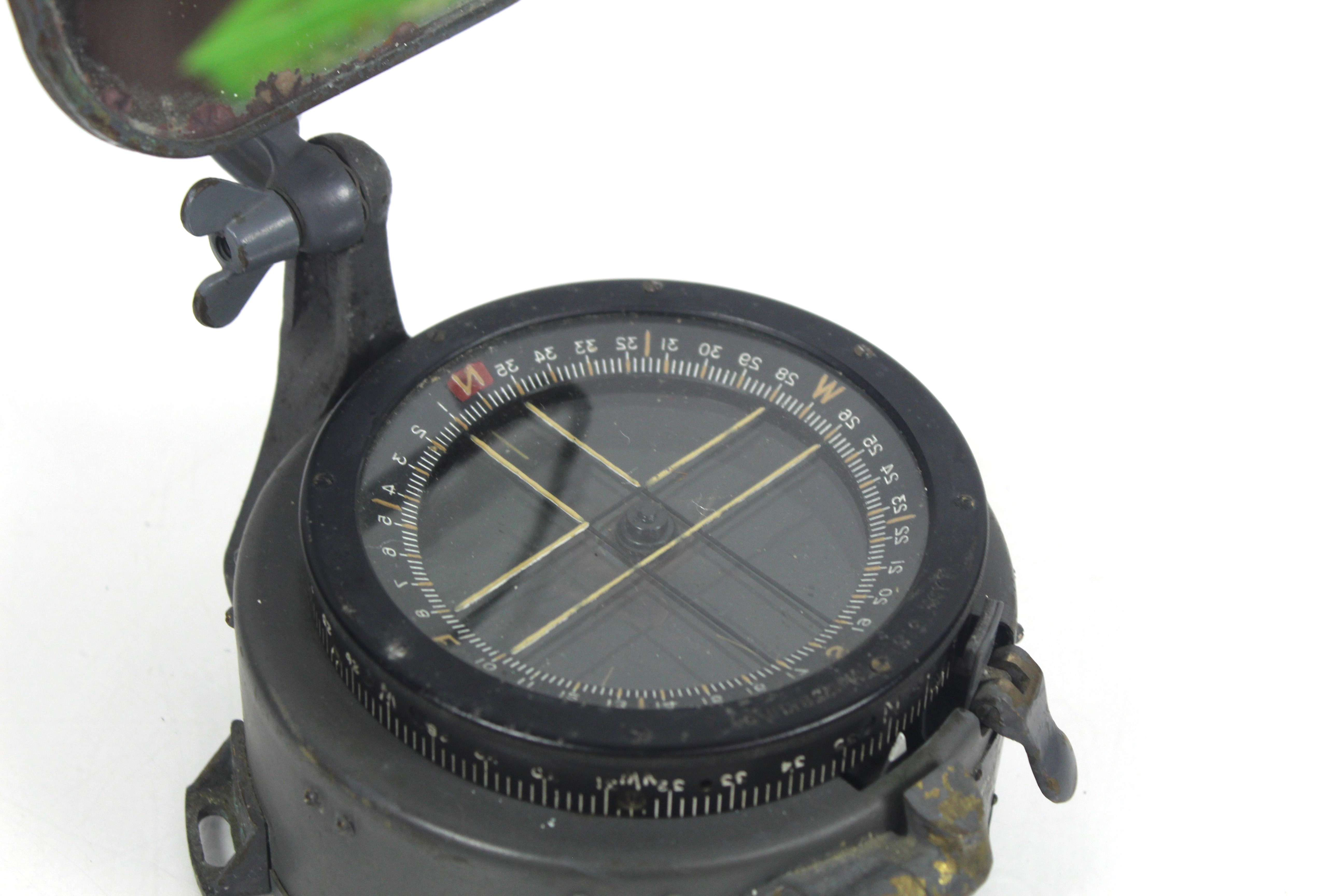 A WWII era P12 compass (R.A.F. use) - Image 3 of 7