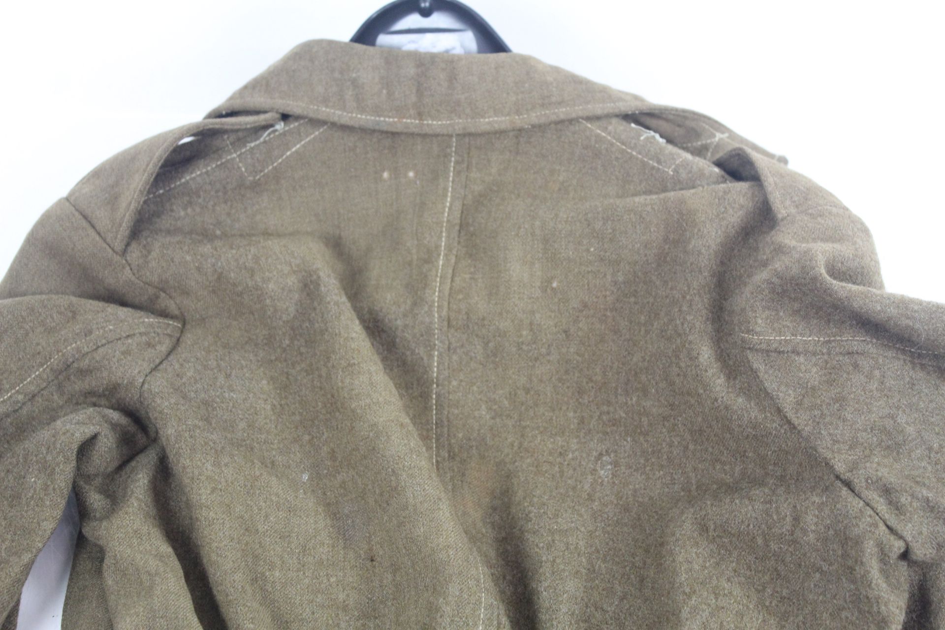 A WWII 1940 Patt battle dress blouse with R.A. Off - Image 31 of 32