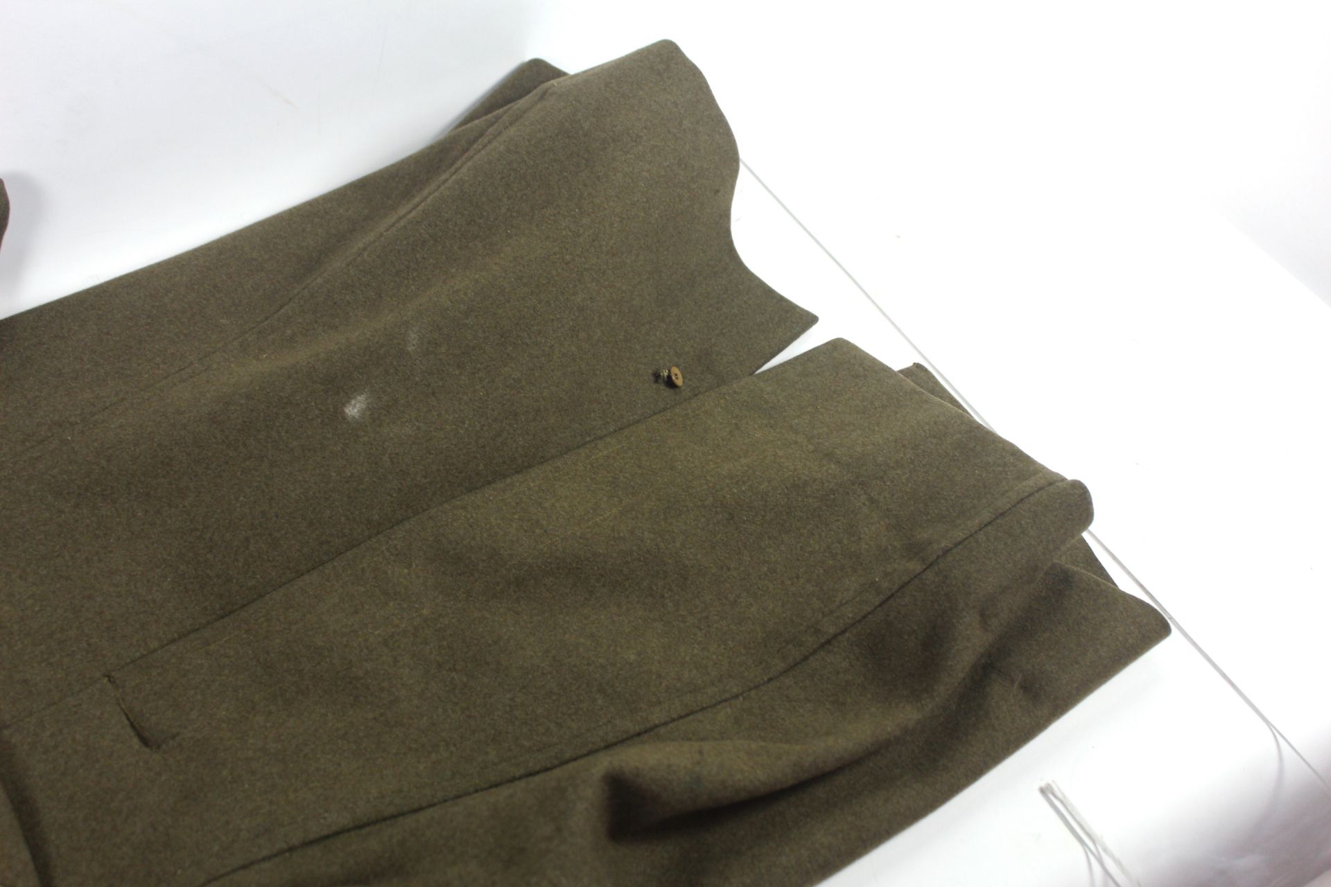 A WWII 1940 Patt battle dress blouse with R.A. Off - Image 12 of 32