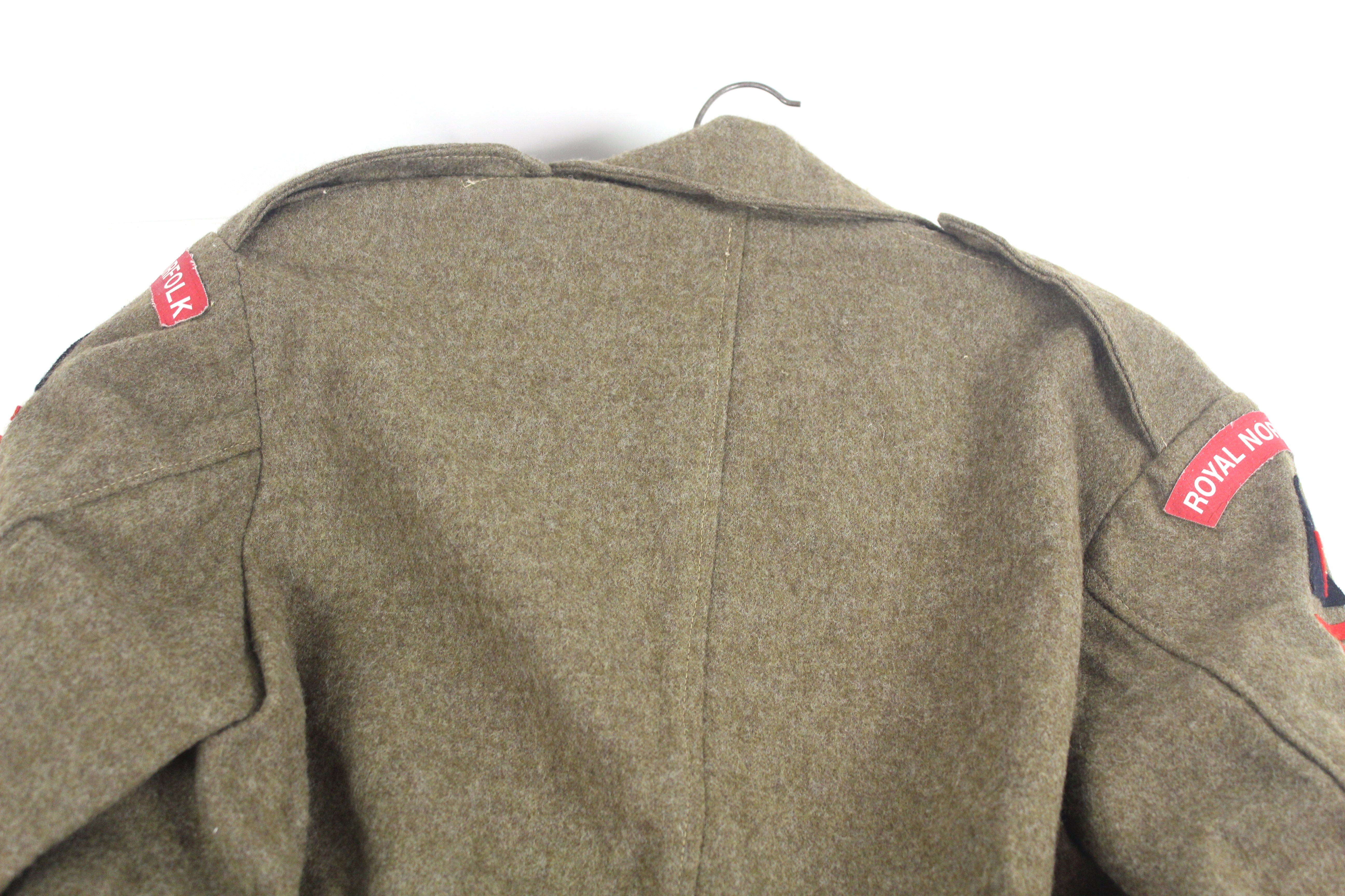 A good WWII 1940 Patt battledress blouse dated 194 - Image 12 of 13