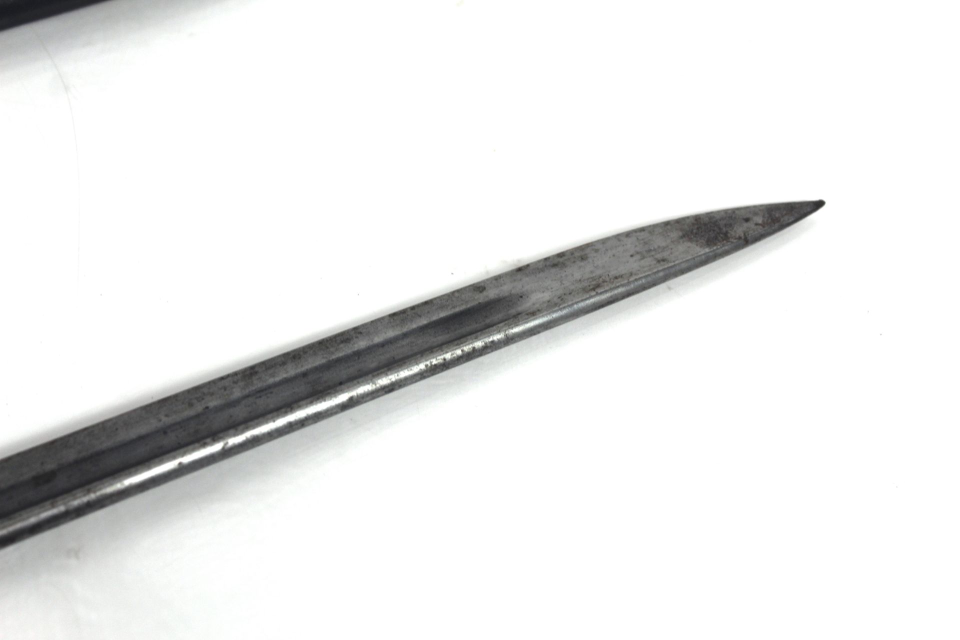 A British 1907 Patt bayonet with scabbard - Image 5 of 11