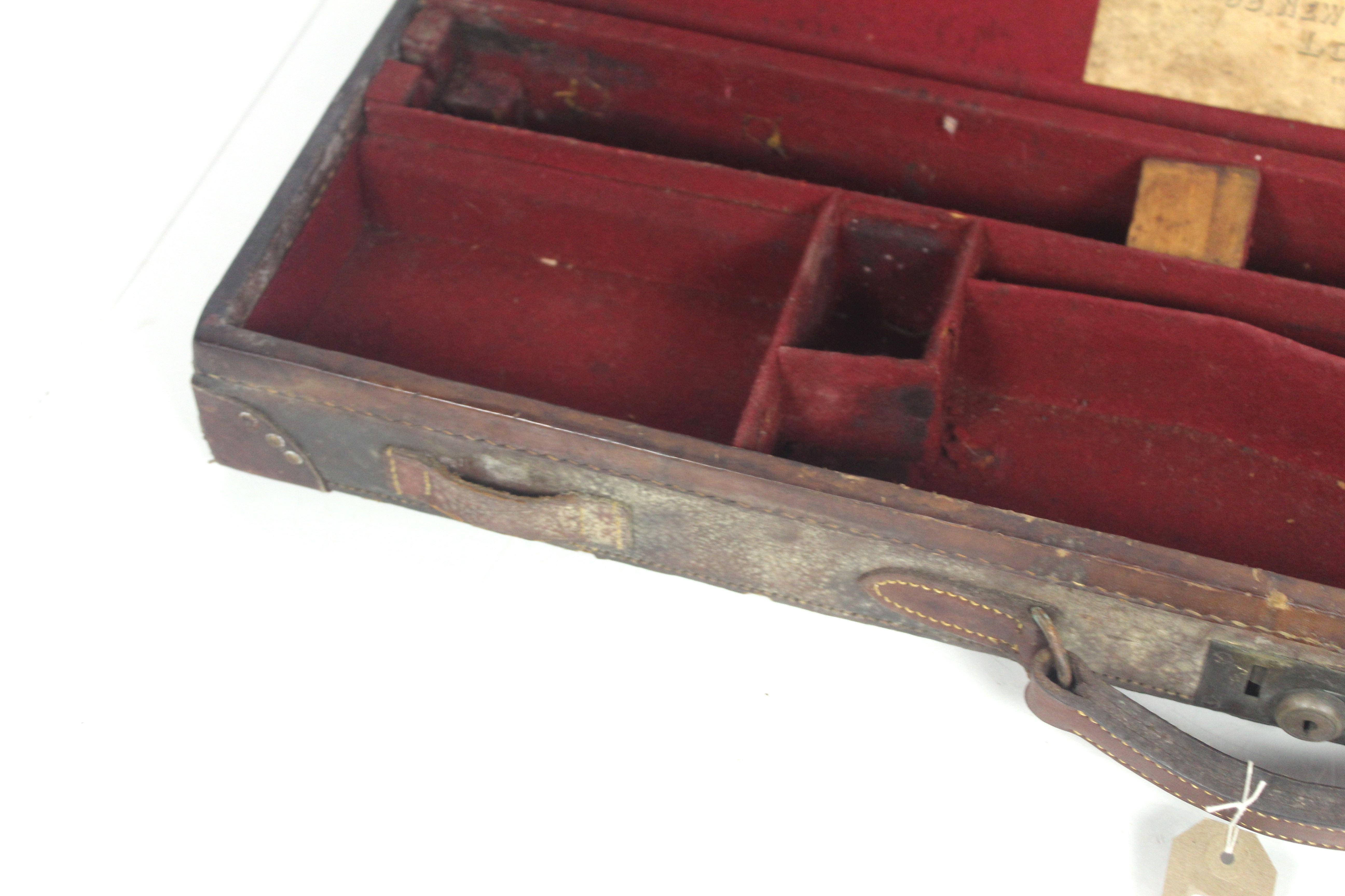 A vintage leather gun case for up to 30" barrels, - Image 8 of 11