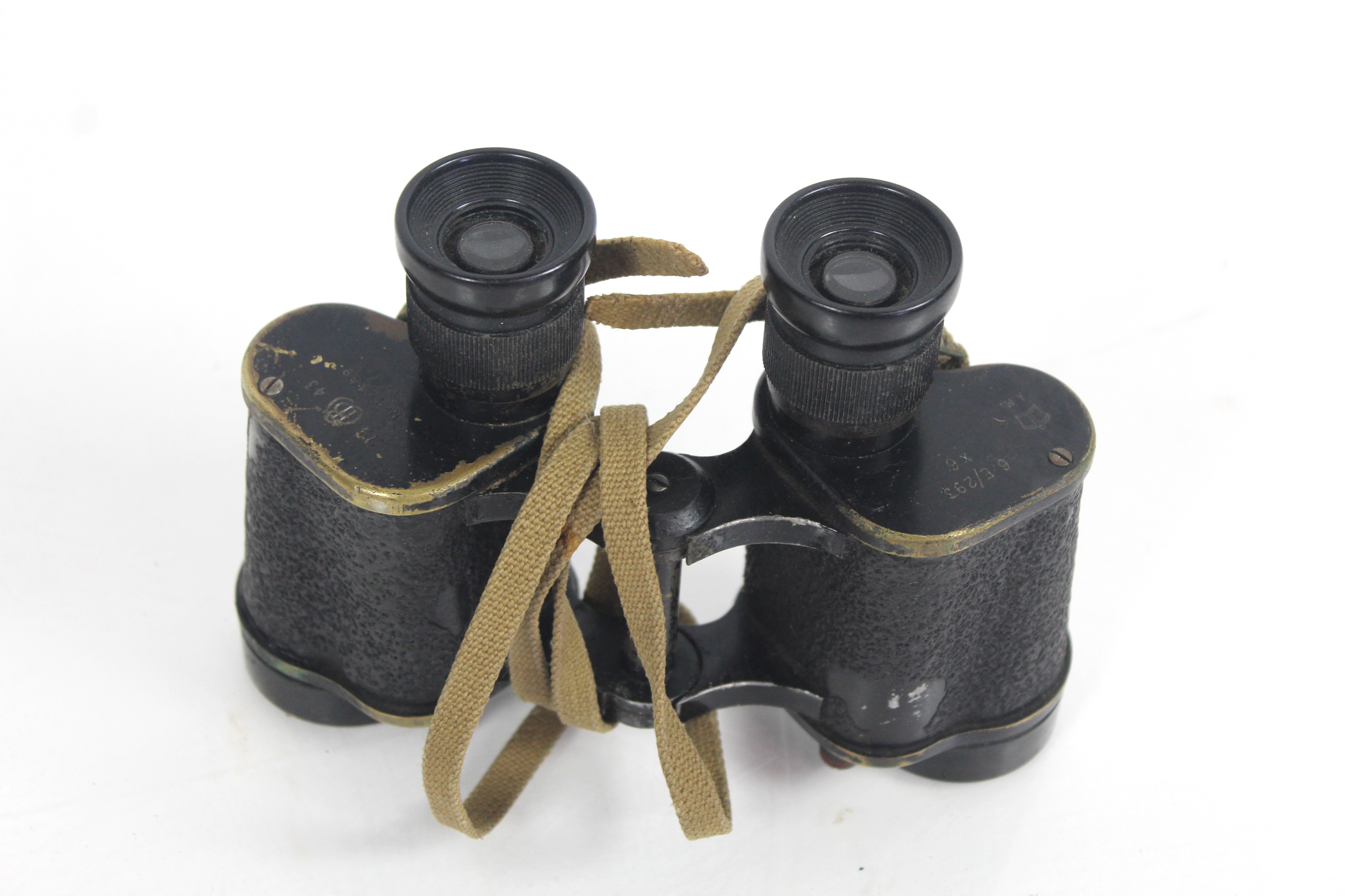 A WWII pair of A.M. marked binoculars dated 1943 w - Image 2 of 5