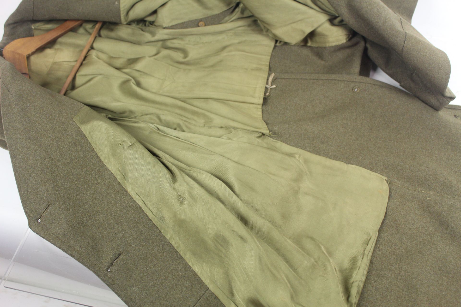 A WWII 1940 Patt battle dress blouse with R.A. Off - Image 9 of 32