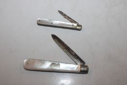 A mother of pearl handled silver bladed fruit knif