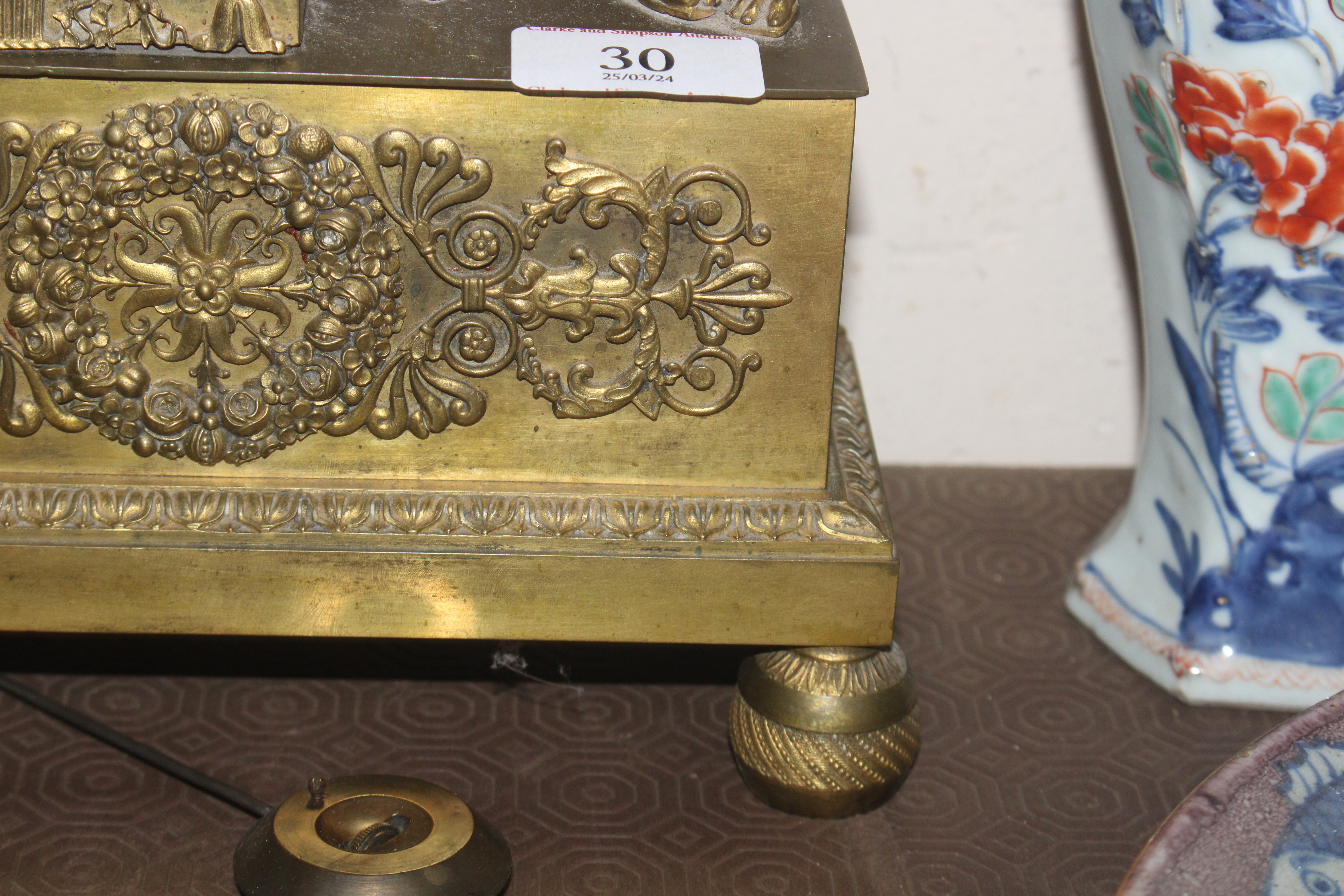 A 19th Century French gilt metal mantel clock with - Image 5 of 14