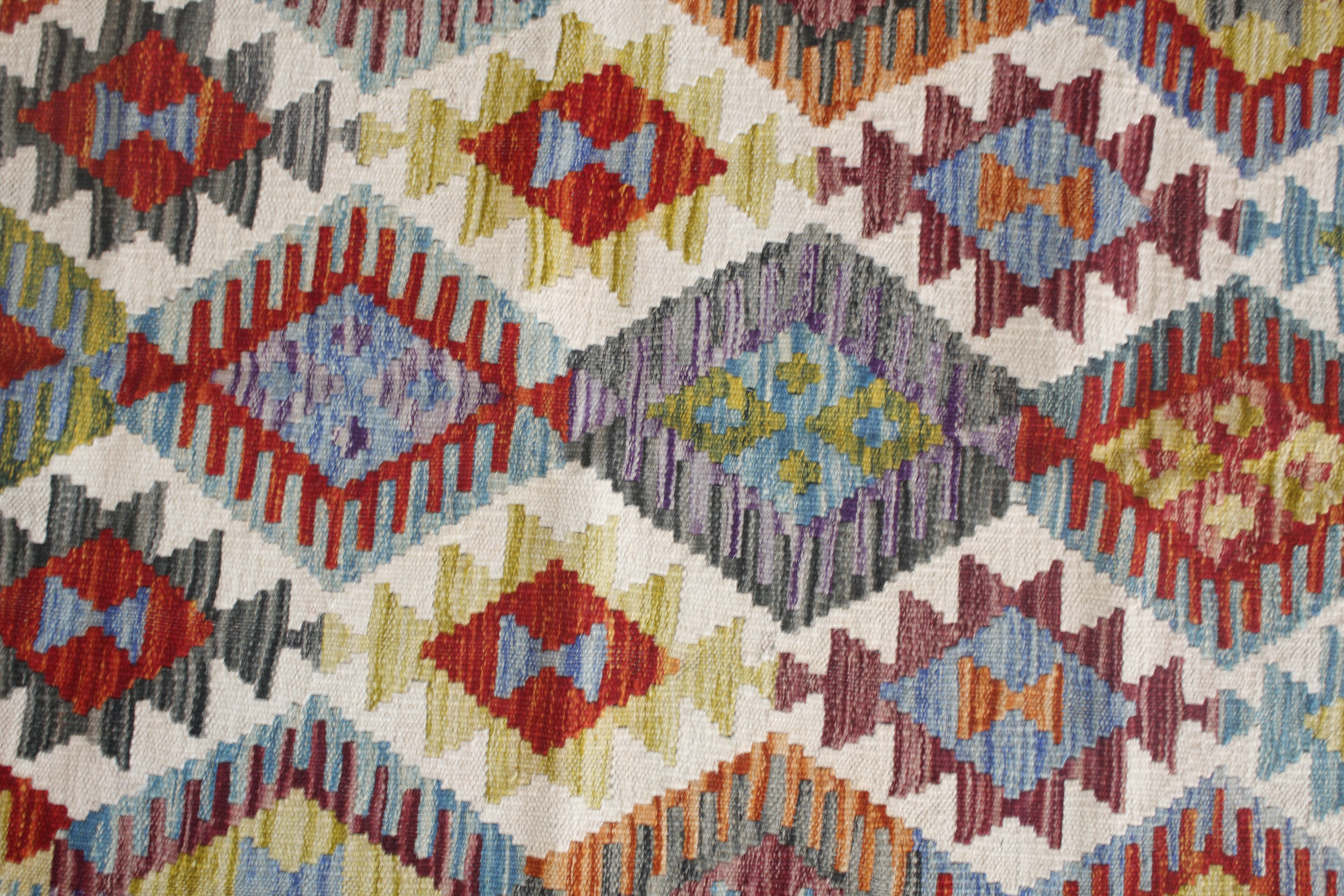 An approx. 4'2" x 2'8" Chobi Kilim rug - Image 2 of 3