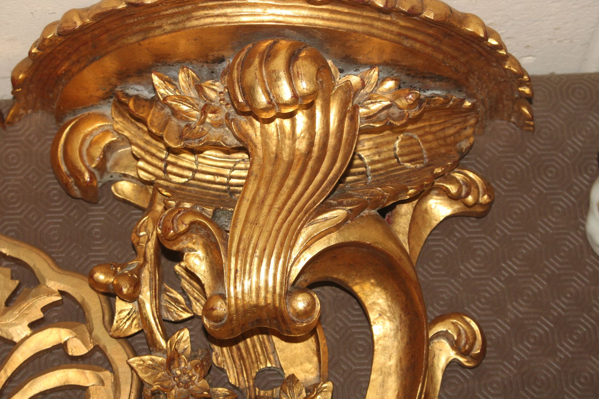 A pair of Italian style floral scroll gilt wood wa - Image 5 of 5