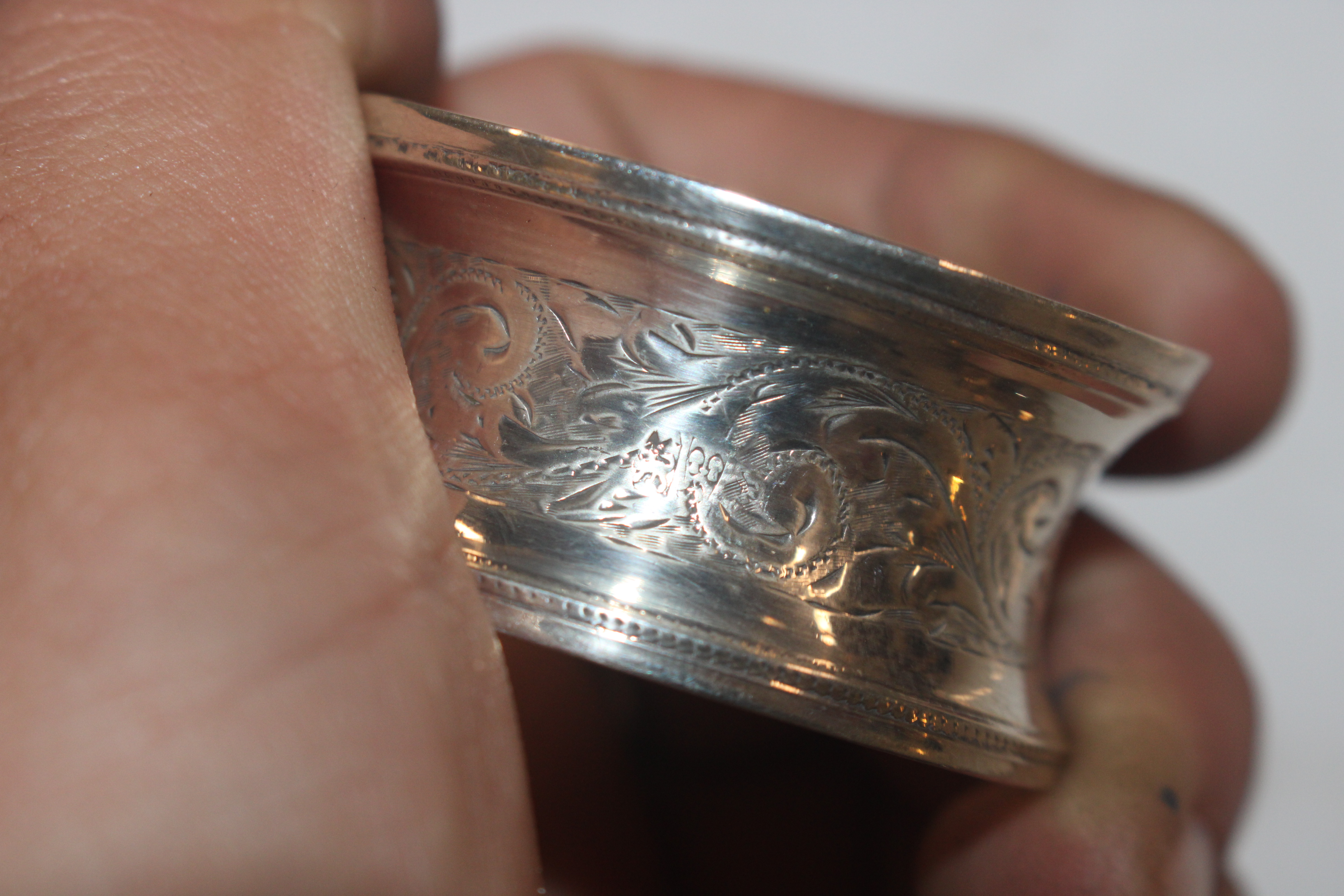 A box containing a pair of pierced silver dishes; - Bild 7 aus 12