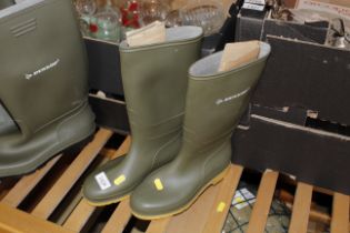 A pair of as new Dunlop size 6 Wellington boots