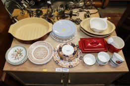 A quantity of various decorative china and tea ware