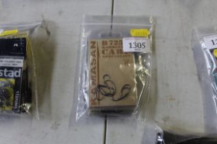 A bag of Kamasan carp hooks