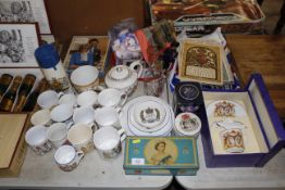 A collection of Royal commemorative items to inclu