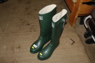 A pair of as new Woodland size 9 Wellington boots