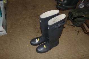A pair of Woodland size 8 Wellington boots as new