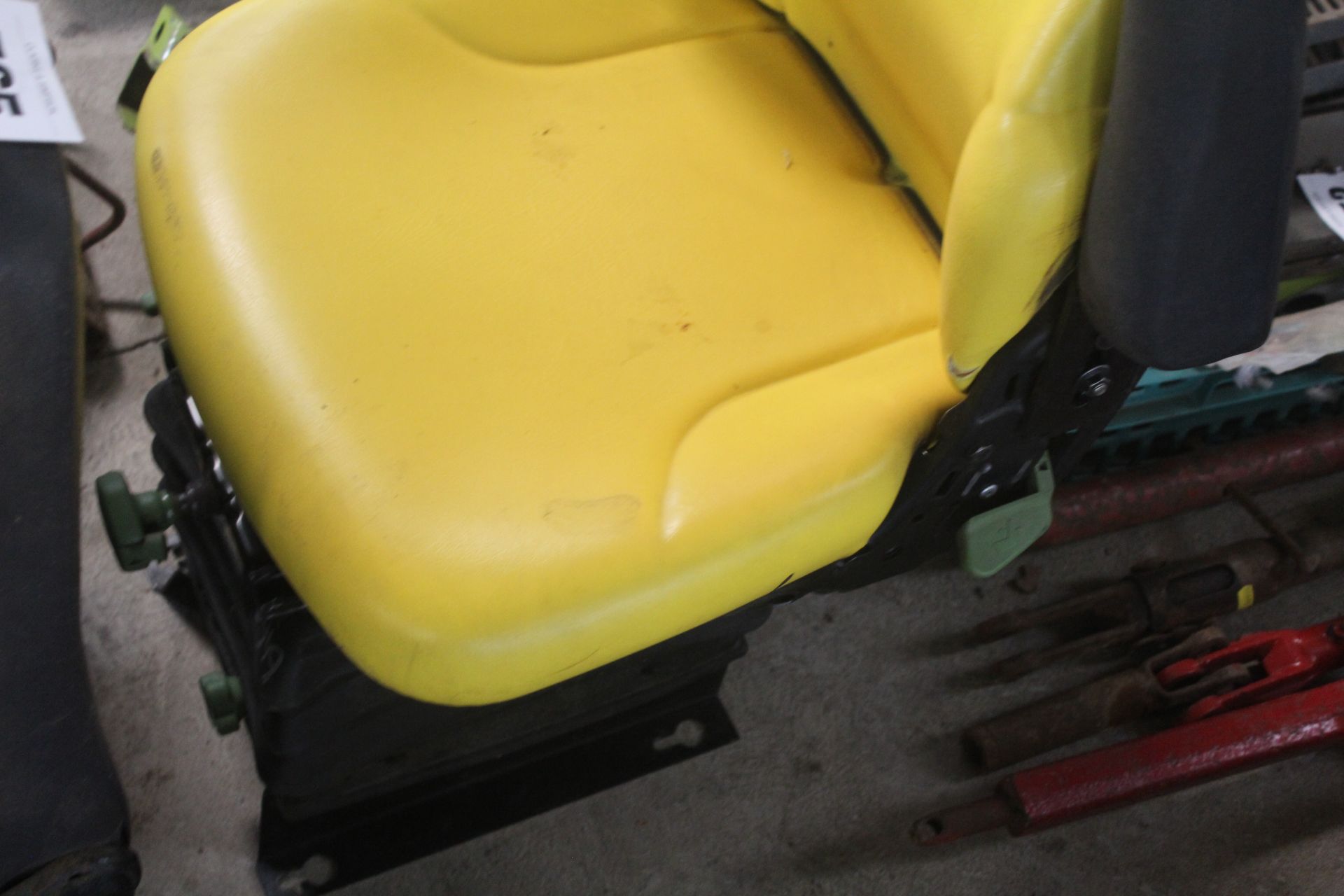 John Deere seat. V - Image 3 of 6