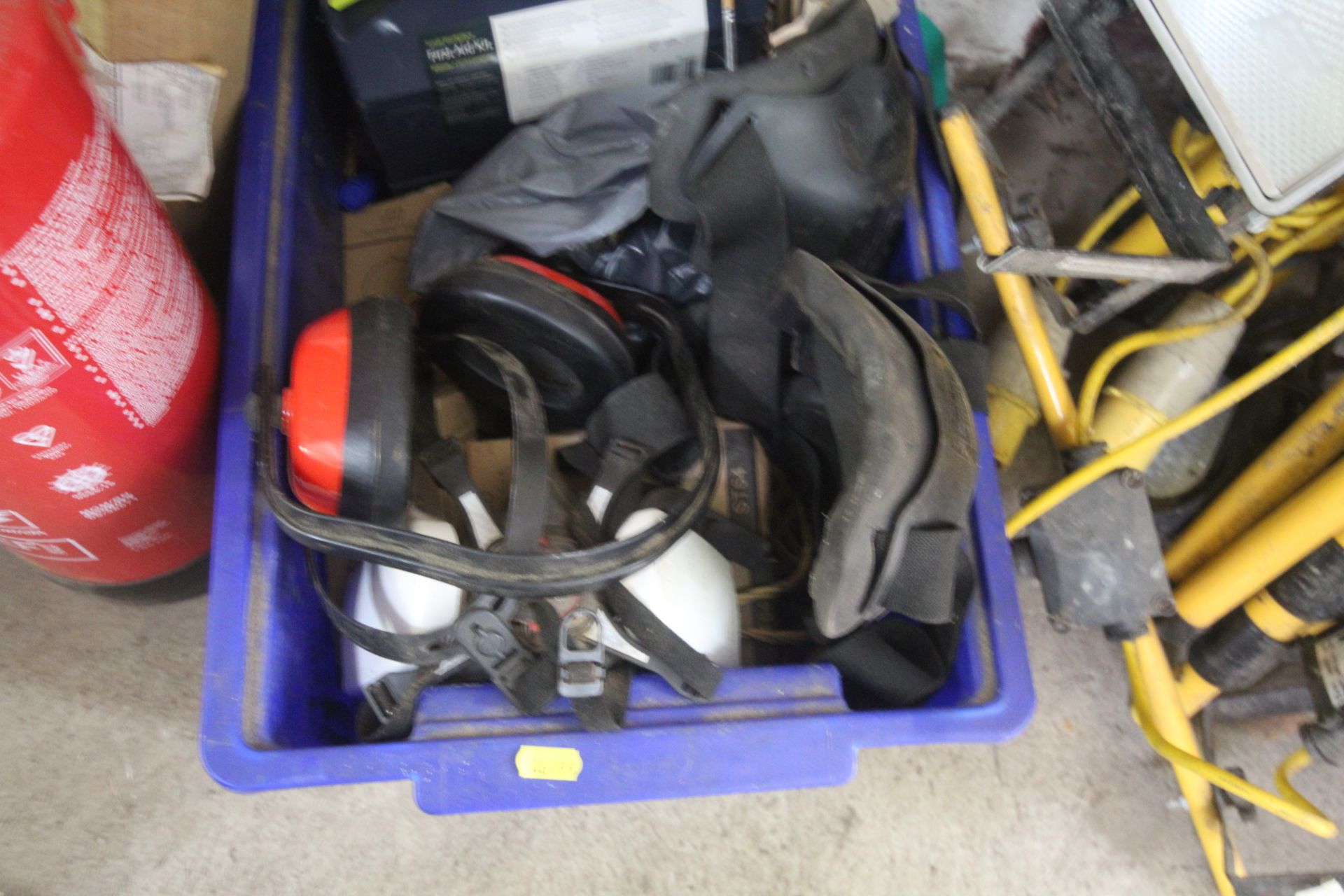 Fire extinguisher, safety equipment etc. - Image 4 of 4