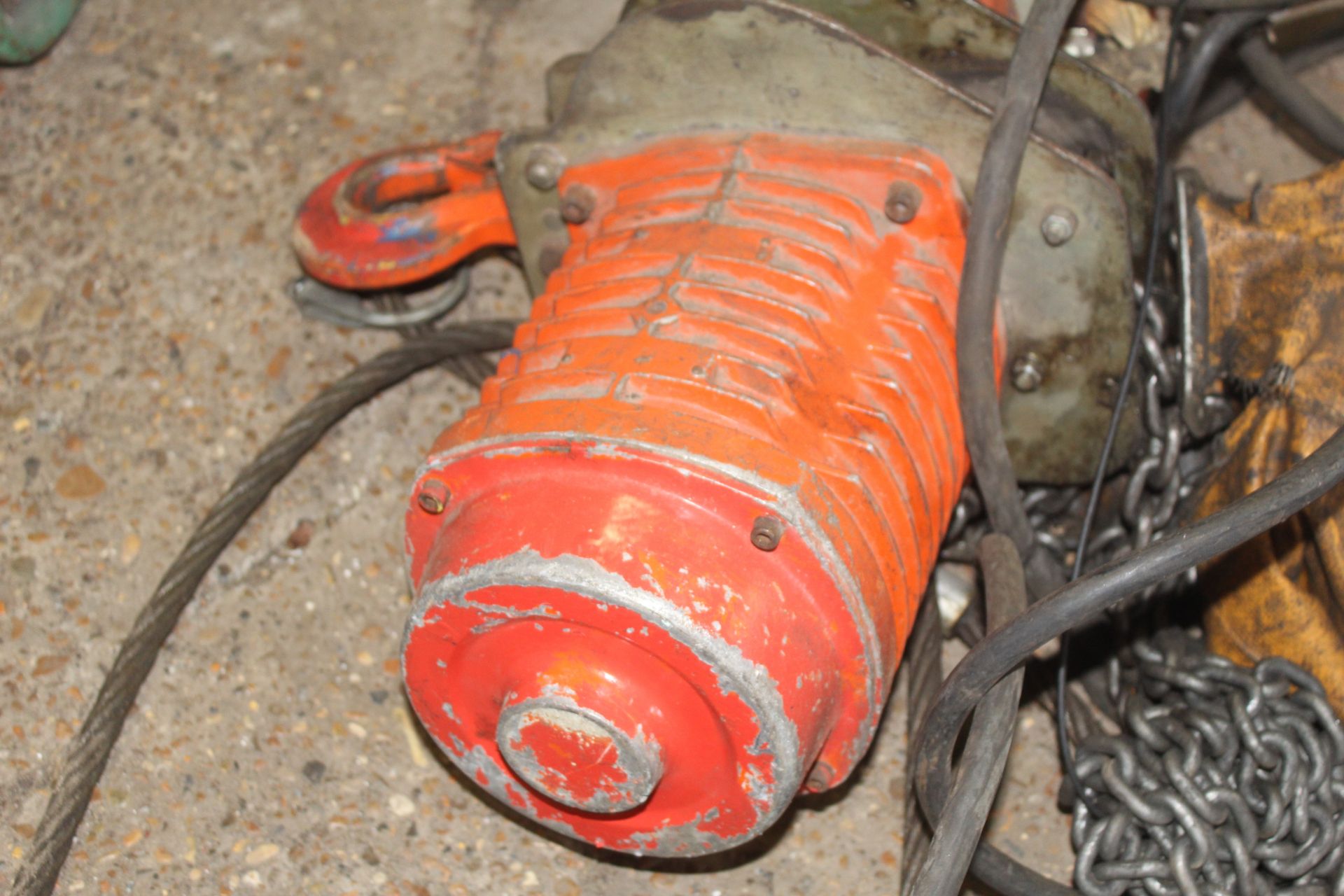 Large electric overhead winch. V - Image 5 of 7
