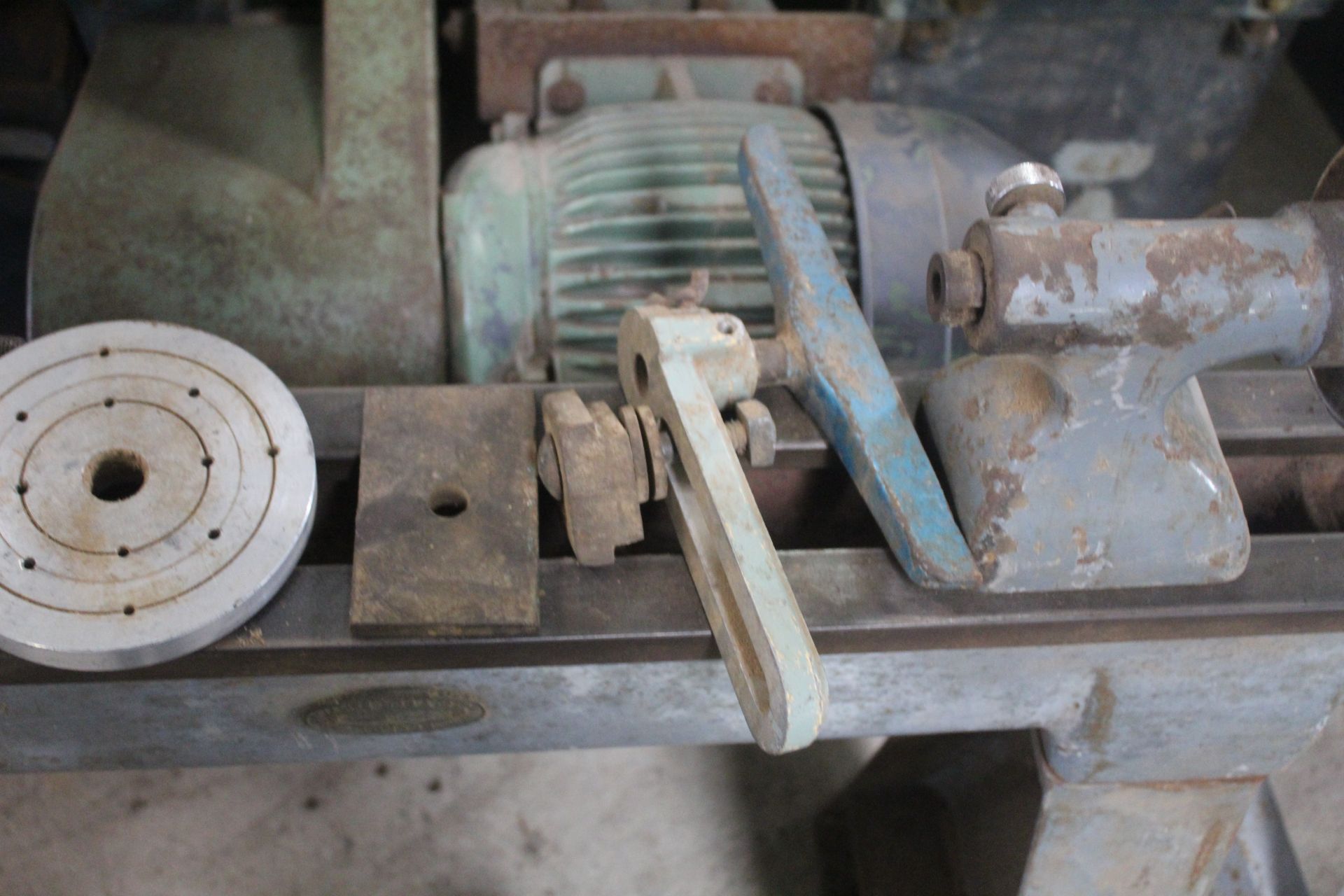 Union Jubilee wood lathe. With extendable bed. - Image 10 of 13