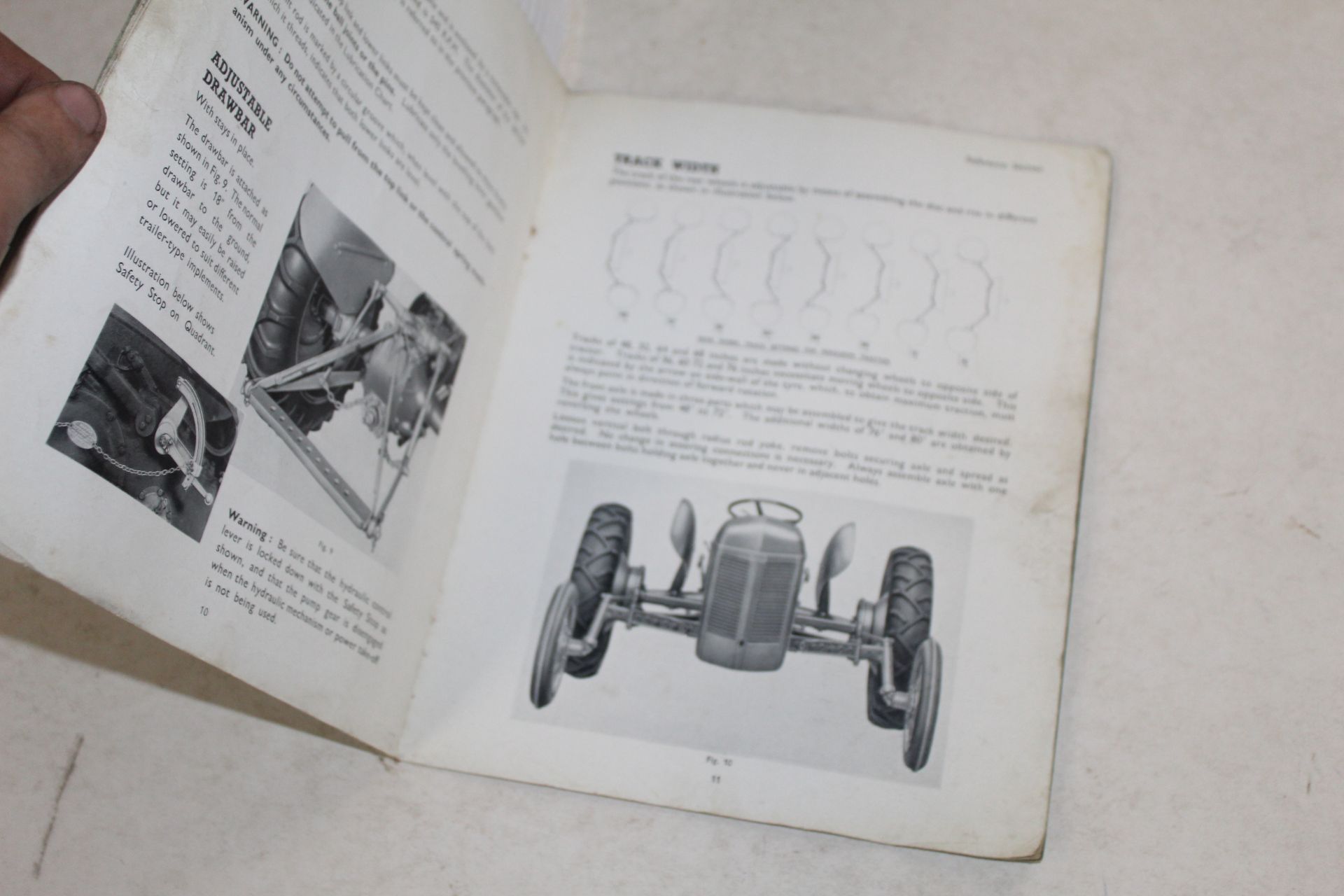 Ferguson TEA20 Tractor Operators Manual. - Image 2 of 2