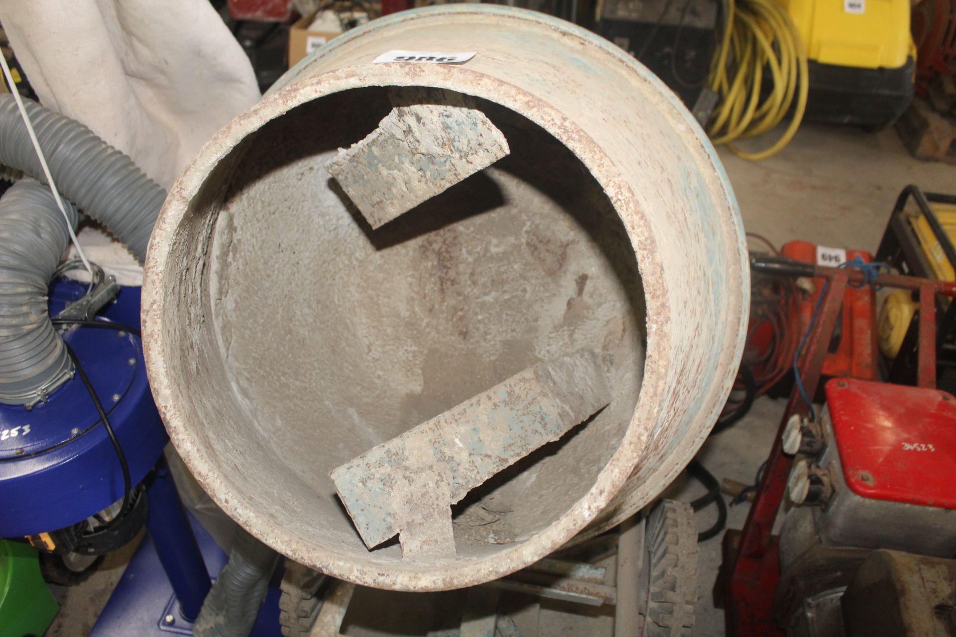 Baromix Minor electric cement mixer. - Image 2 of 7