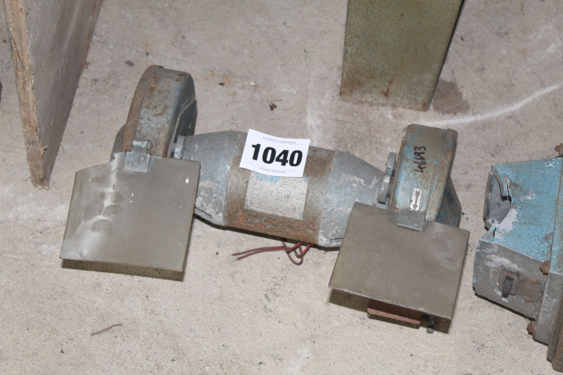 Pedestal grinder. For spares or repair. V - Image 2 of 6