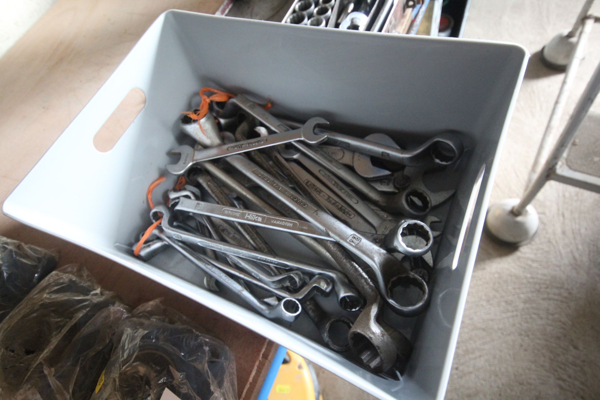 Quantity of metric spanners.