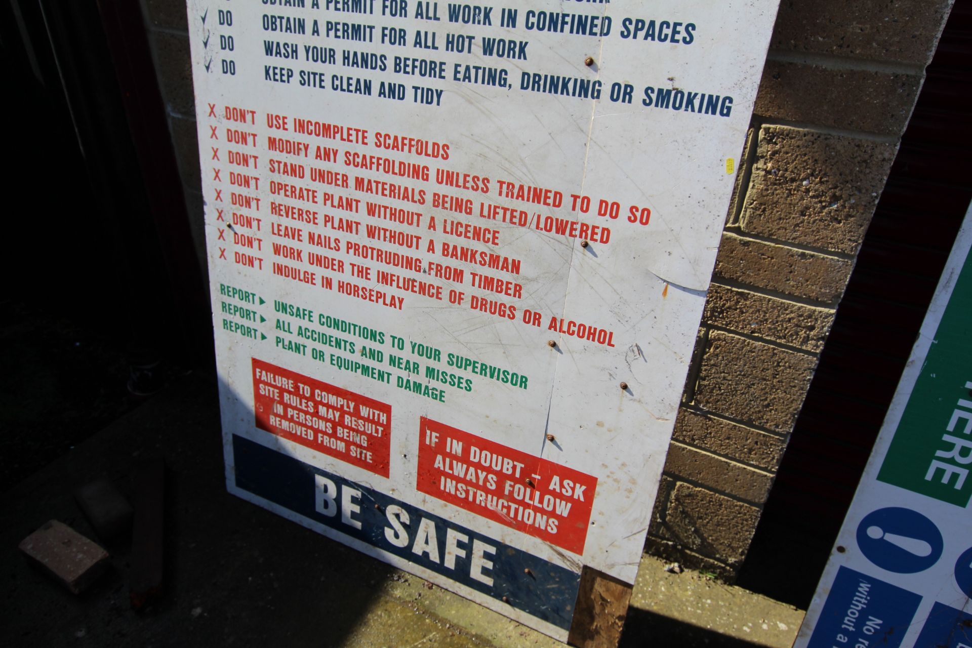 2x 8ft x 4ft Site safety signs. - Image 3 of 5