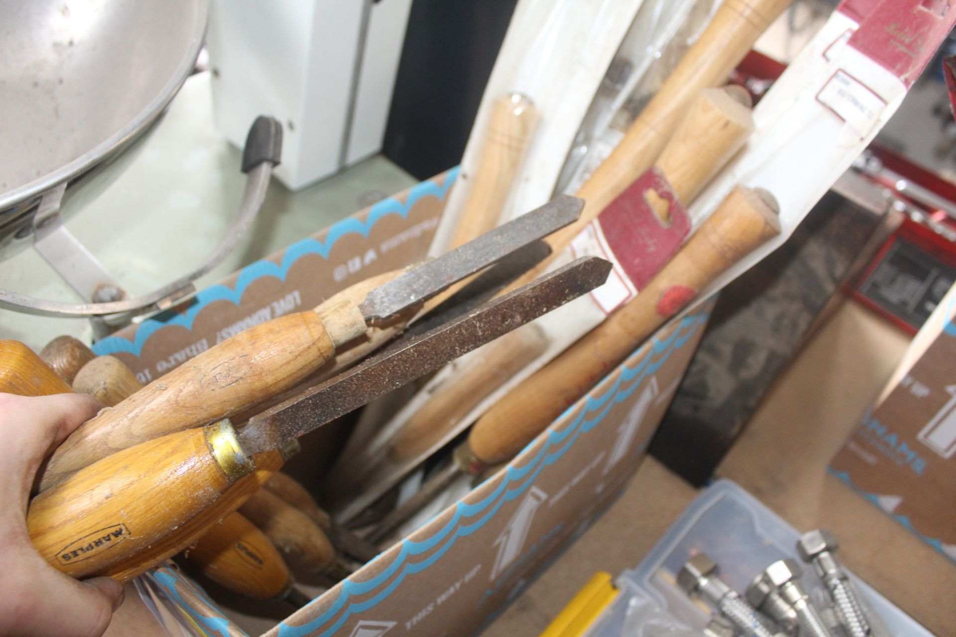 Various wood turning chisels. - Bild 2 aus 3