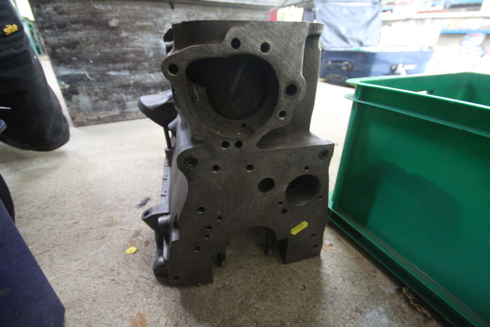 MGB 1800cc block. With various parts including con - Bild 5 aus 6