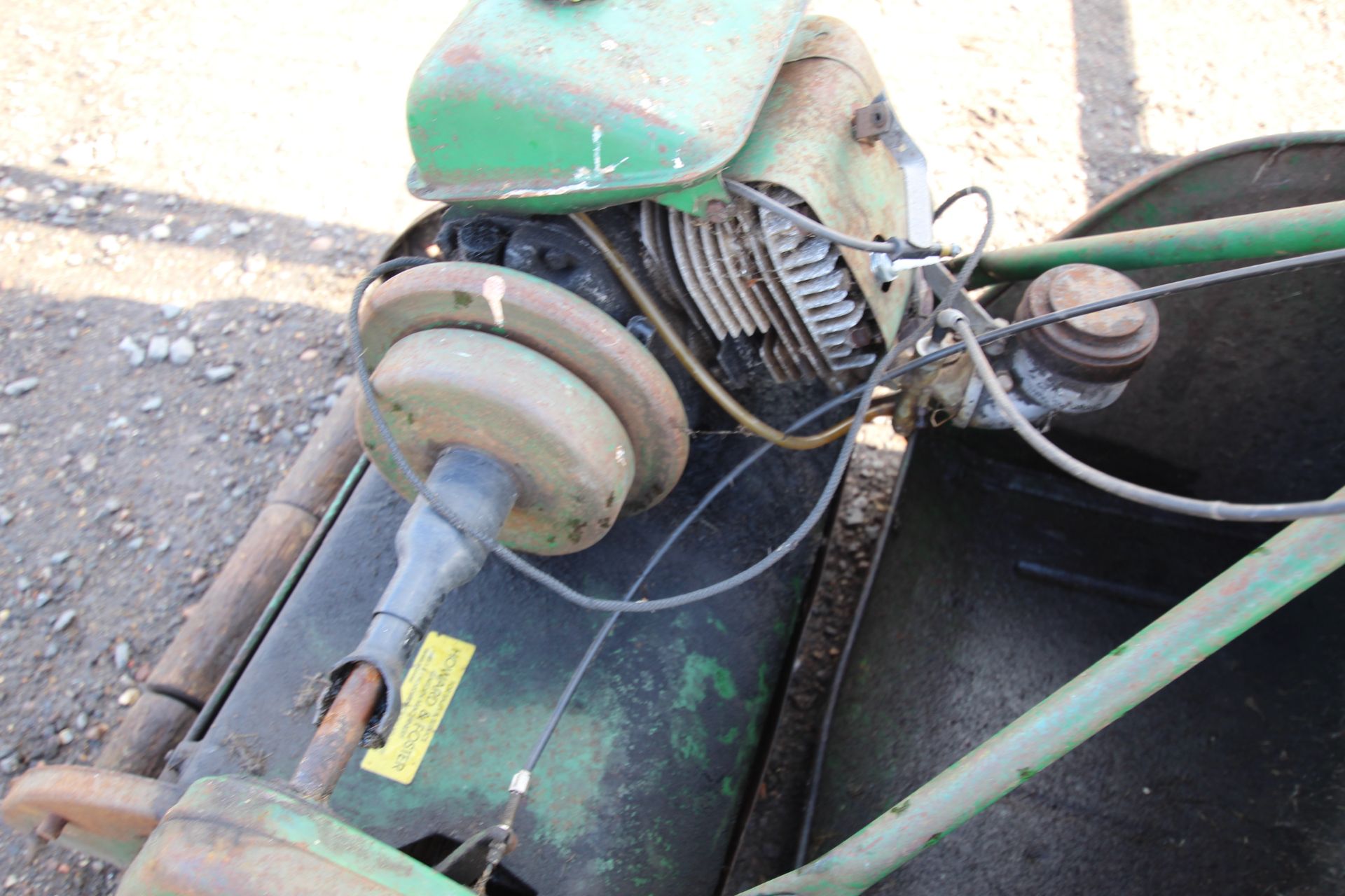 Ransomes lawn mower. With grass box. - Image 7 of 8