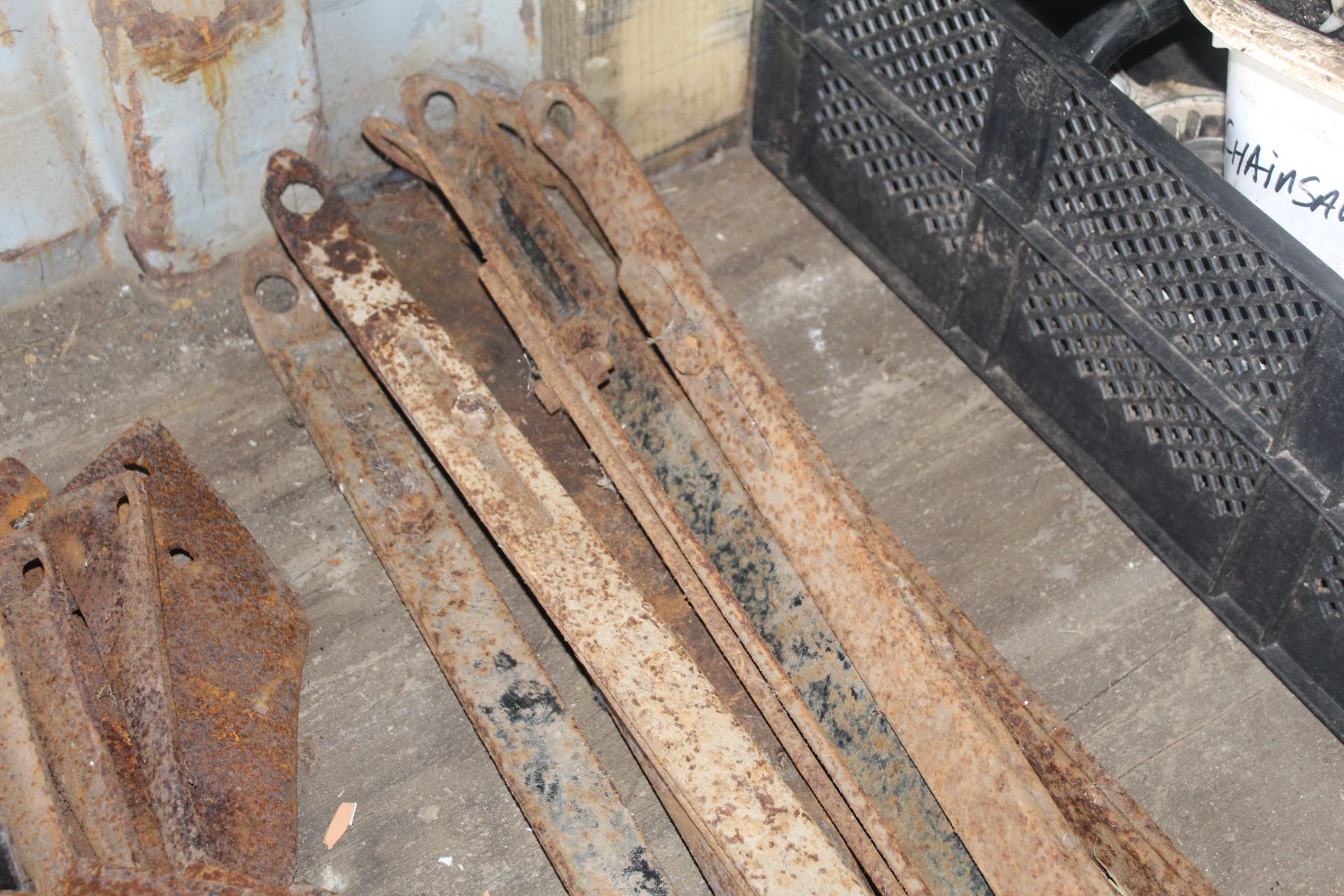 Quantity of Massey Ferguson stay bars. V - Image 3 of 3