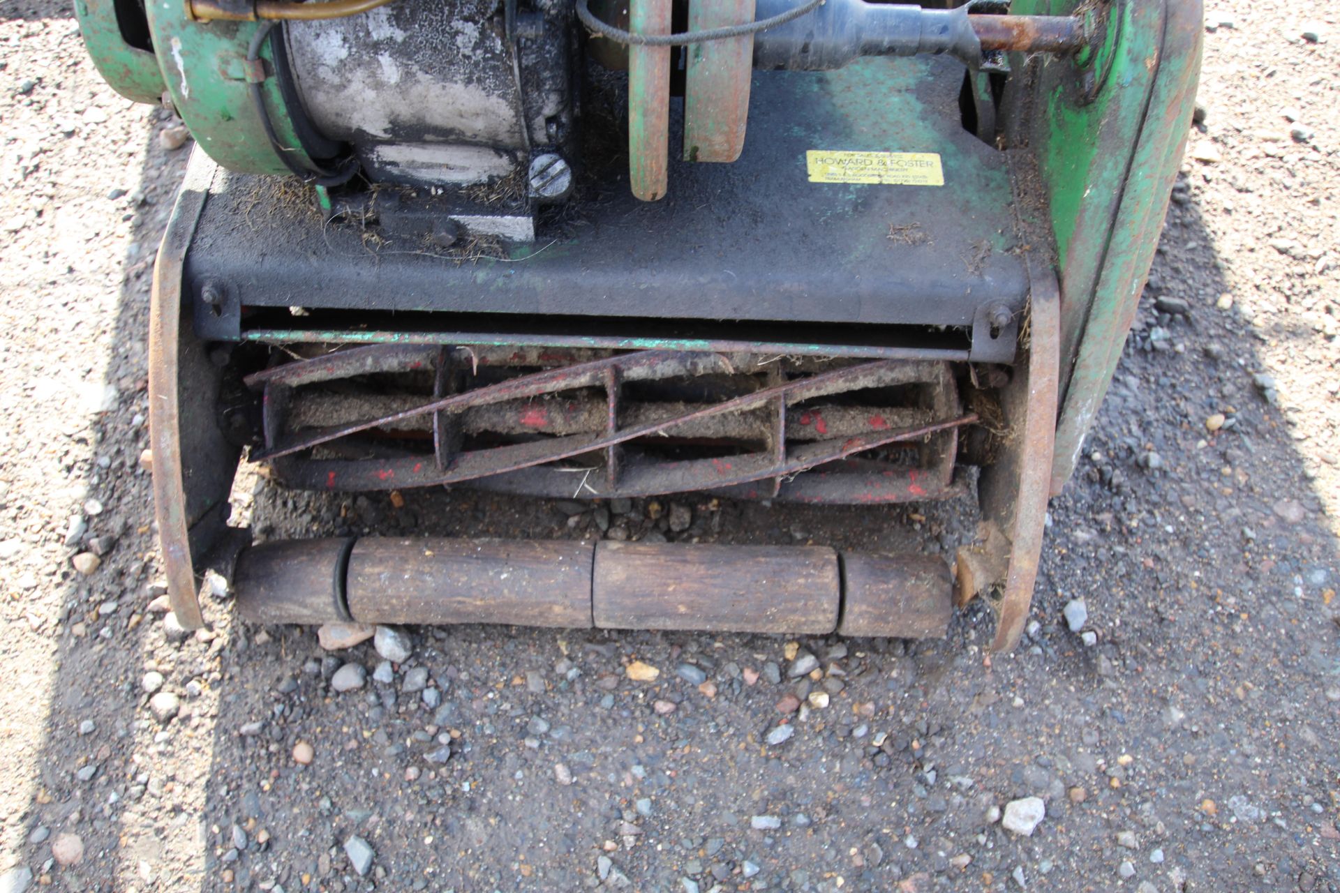 Ransomes lawn mower. With grass box. - Image 2 of 8