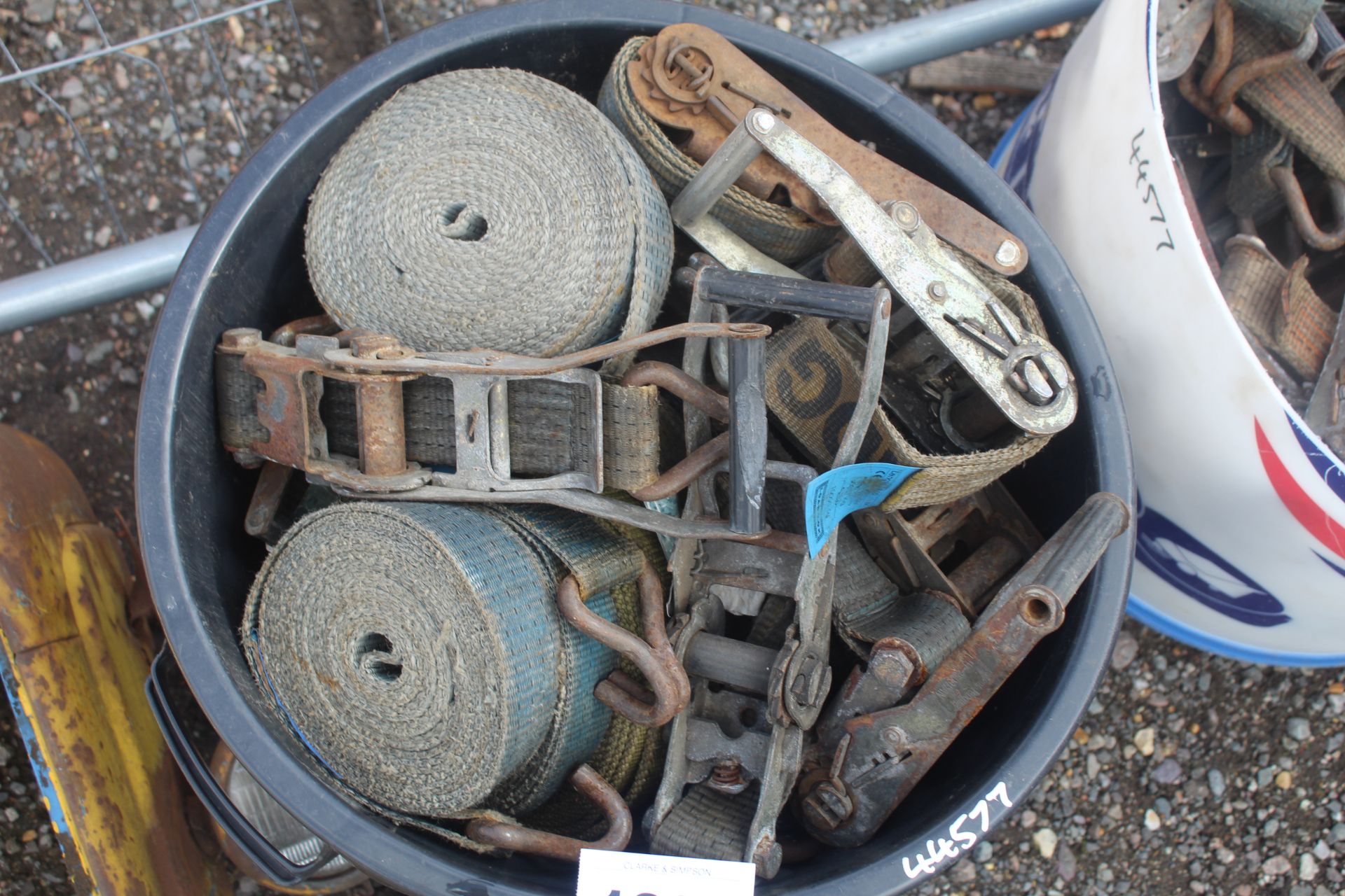 Large tub of ratchet straps. - Image 2 of 2