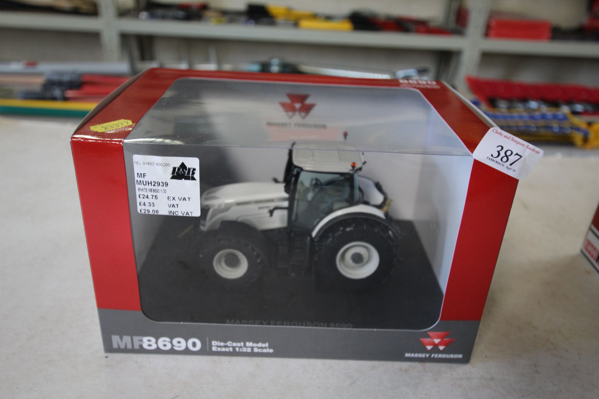 UH Massey Ferguson 8690 Tractor White Limited Edition 1/32 scale.