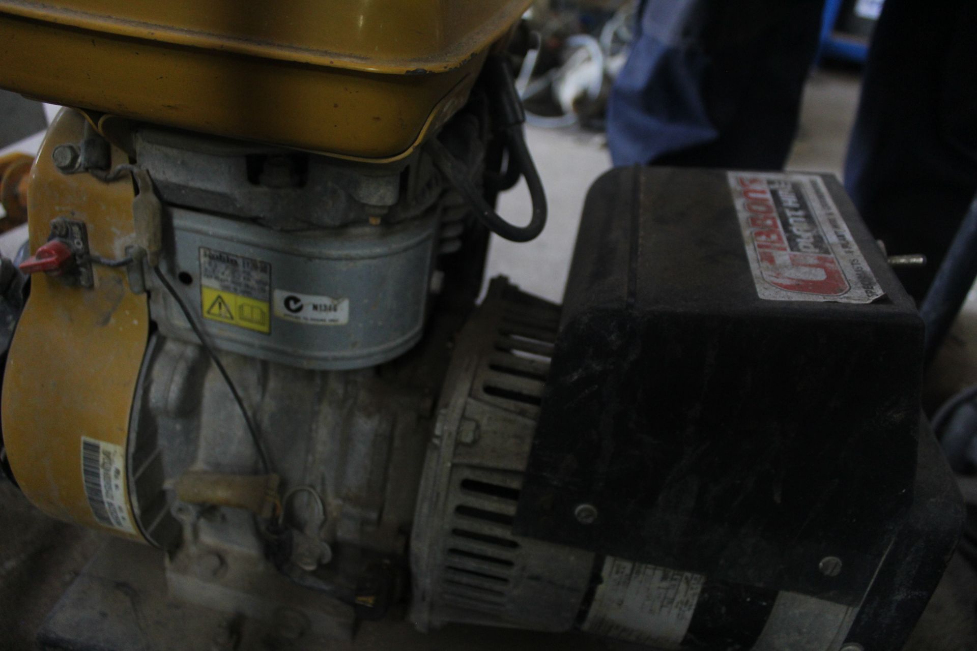 Robin petrol generator. V - Image 3 of 3