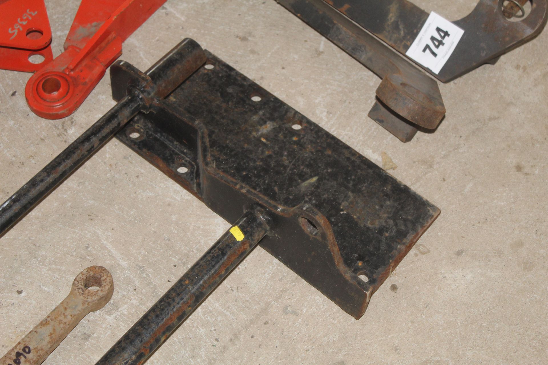 Chilton/ MX loader brackets. - Image 3 of 3